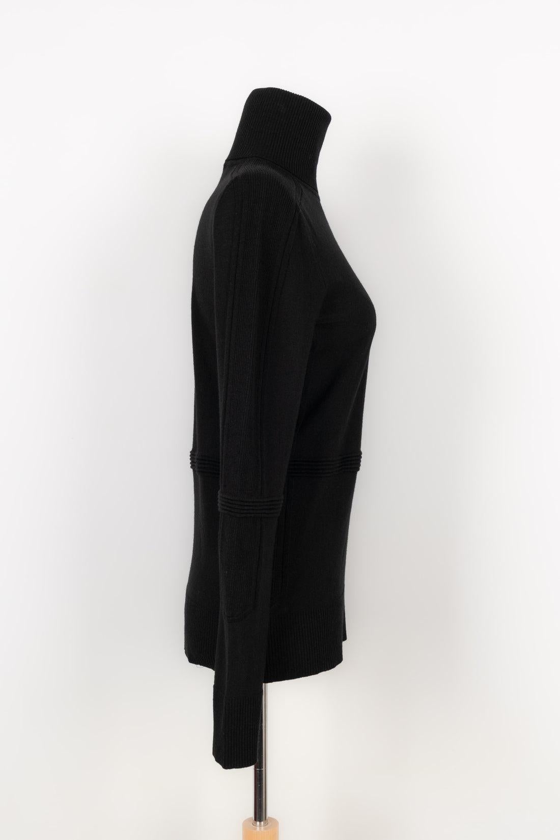 Chanel Schwarzer Rollkragenpullover aus schwarzer Wolle  im Zustand „Hervorragend“ im Angebot in SAINT-OUEN-SUR-SEINE, FR
