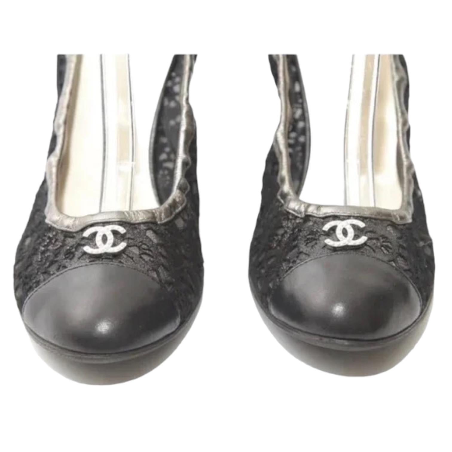 CHANEL Black Pumps Gunmetal Stretch CC Pearls Heels Leather Brocade Sz 40 For Sale 2