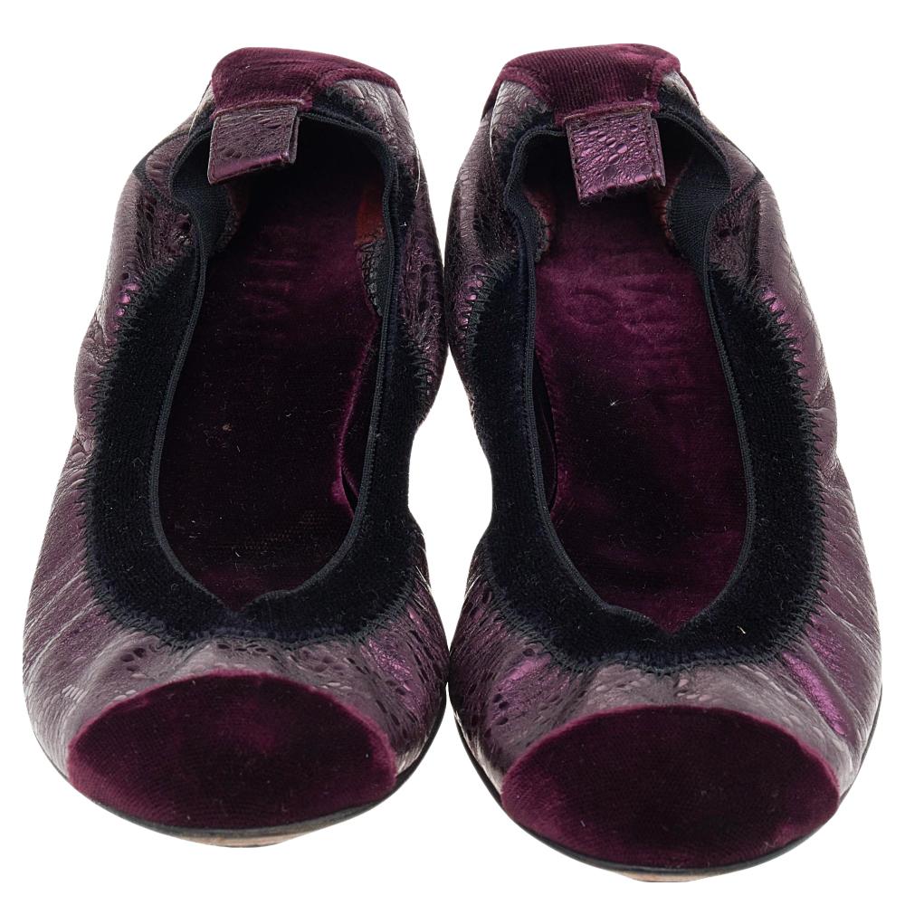 Chanel Black/Purple Velvet and Leather Scrunch CC Cap Toe Ballet Flats Size 34.5 In Good Condition For Sale In Dubai, Al Qouz 2