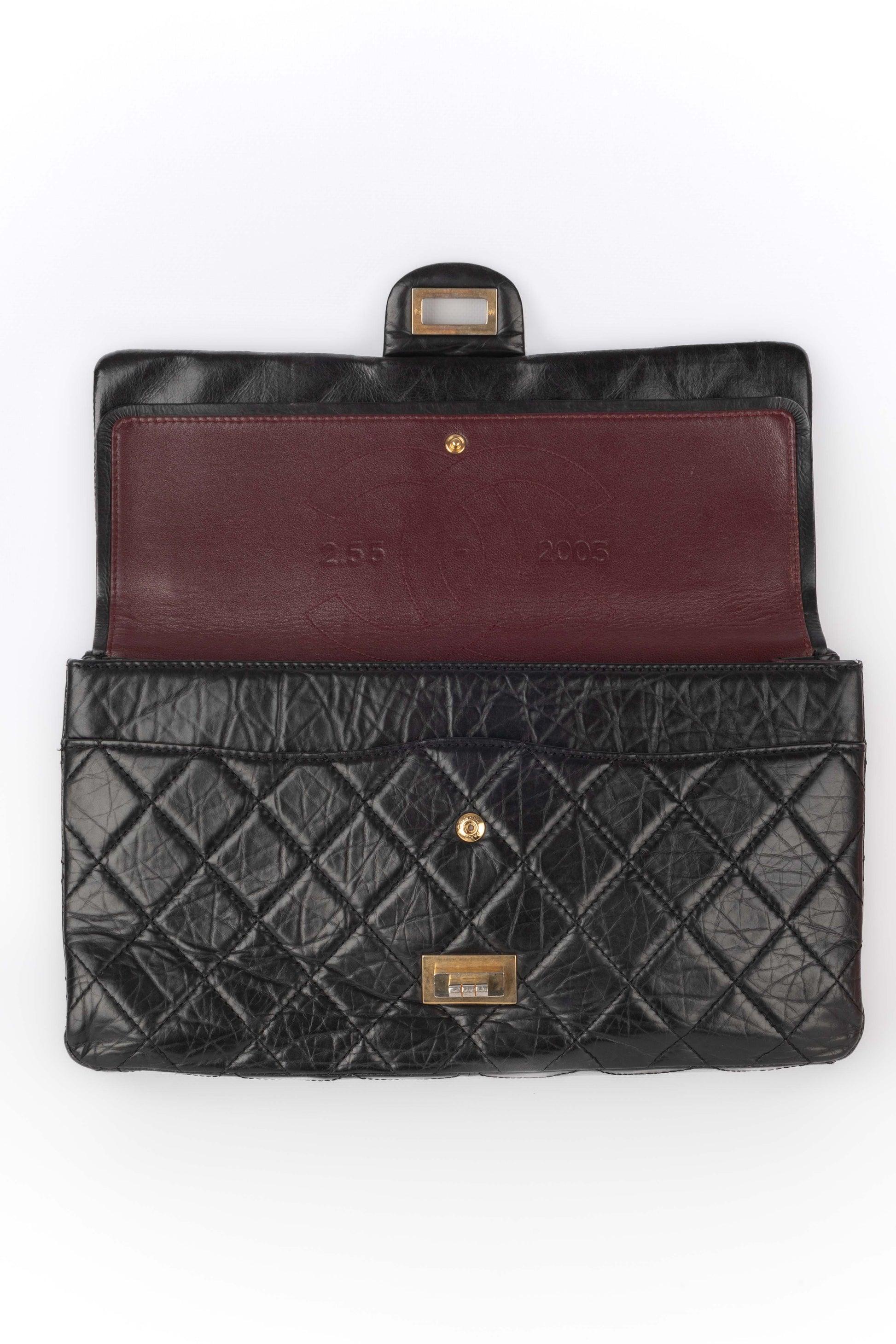 Bolso Chanel negro acolchado de piel de becerro envejecida 2.55, 2005 en venta 5