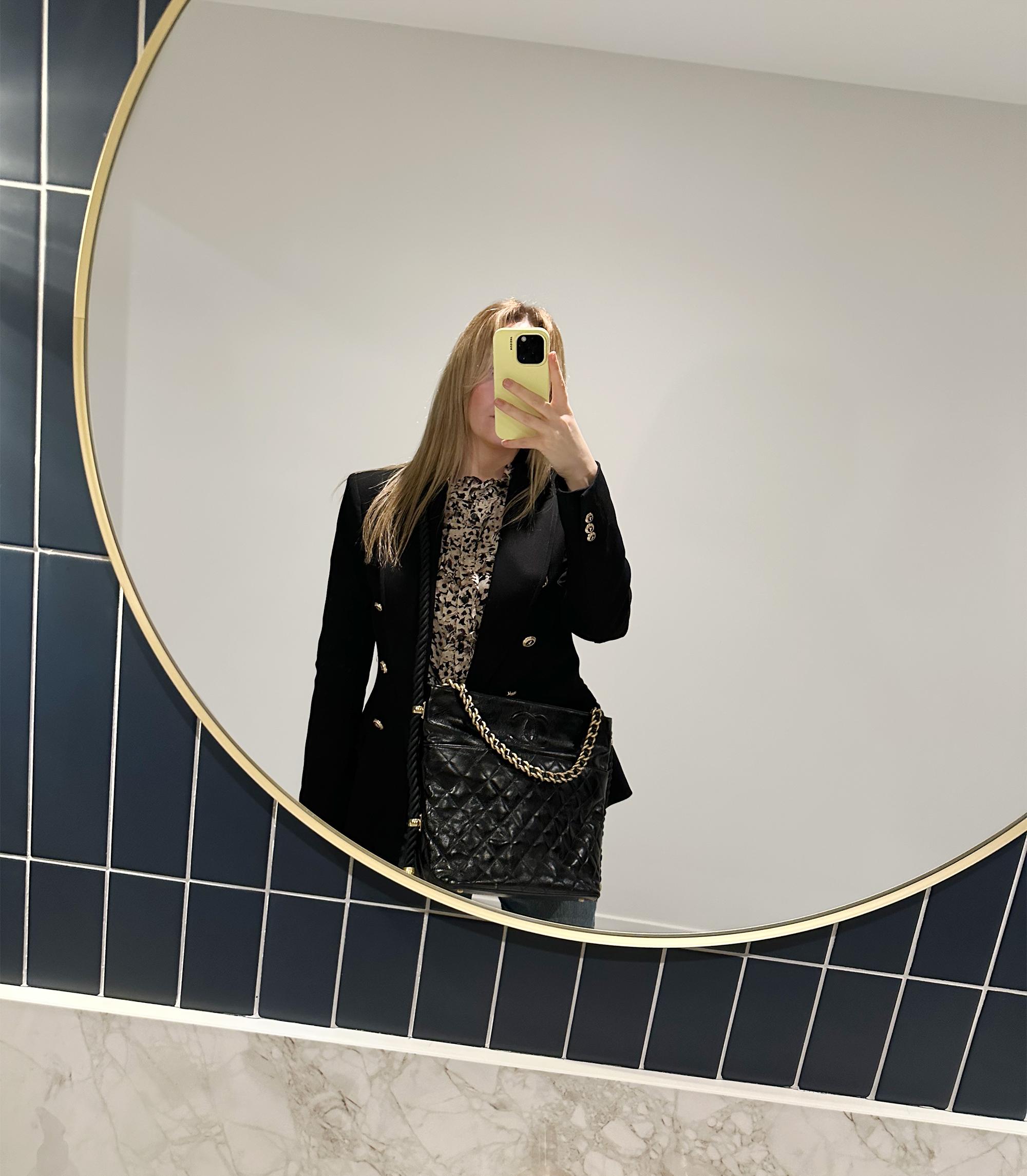 Chanel Borsa Hobo En Vogue in pelle di vitello invecchiata trapuntata nera

Dettagli del prodotto
Xupes Ref: CB1405
Marchio: Chanel
Modello: Borsa En Vogue Hobo
Tipo: Spalla, Tracolla
Numero di serie: 27040764
Età: 2019
Accompagnato da:  Carta di