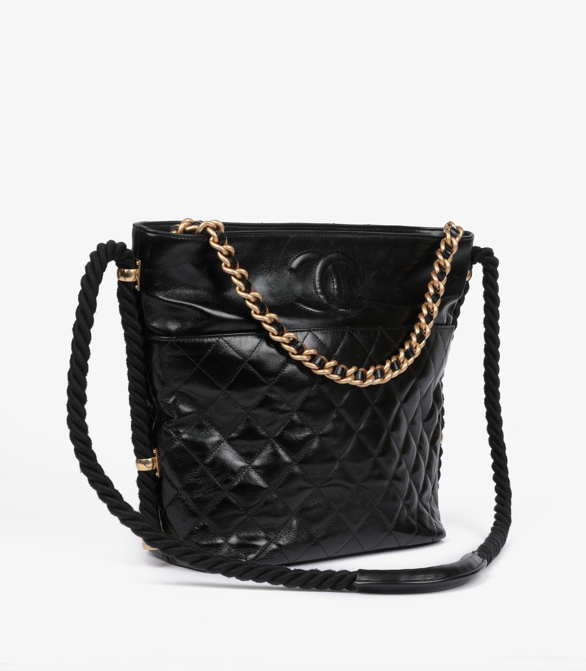 Nero Chanel Borsa Hobo En Vogue in pelle di vitello invecchiata trapuntata nera in vendita
