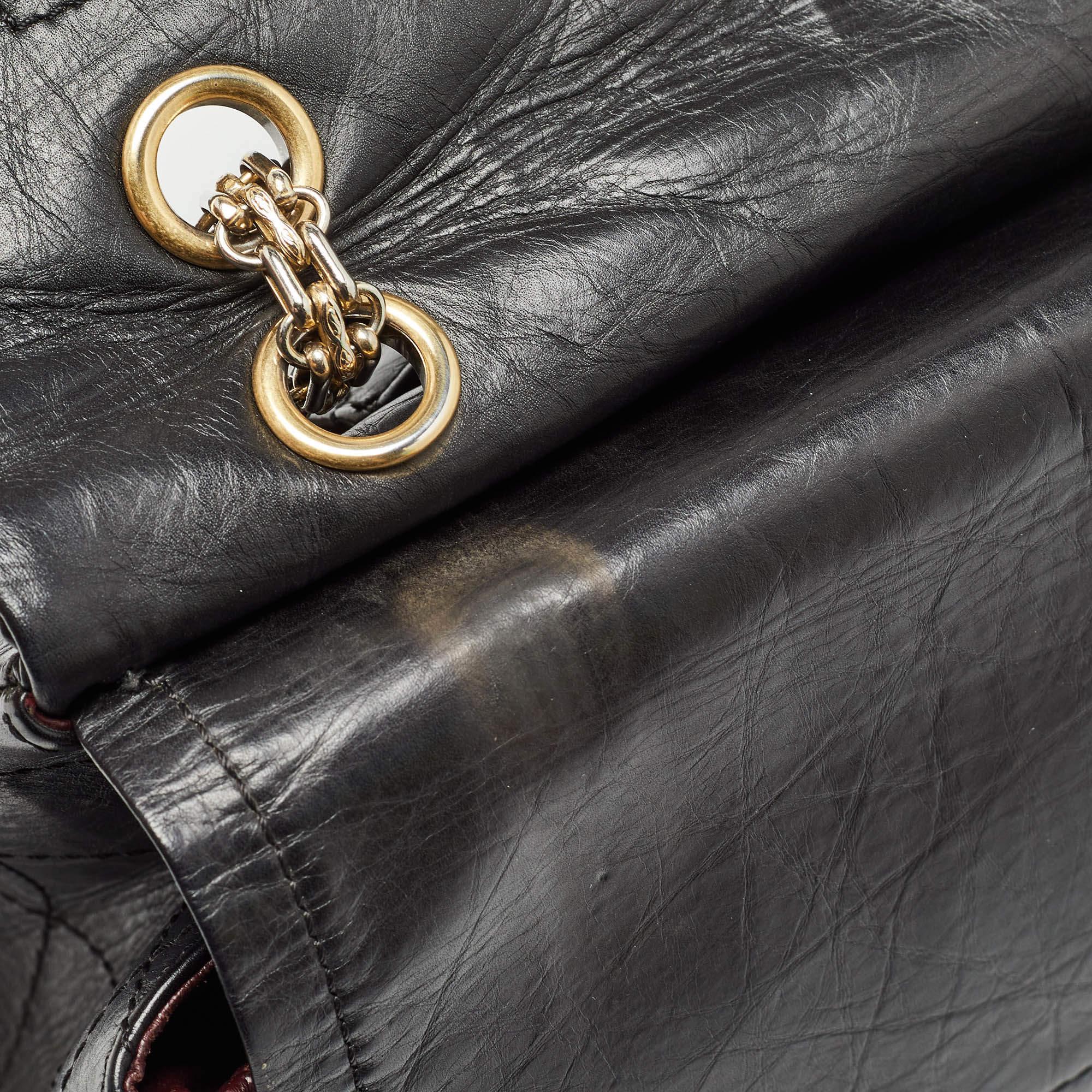Chanel - Sac à rabat 227 Reissue 2.55 en cuir vieilli matelassé noir en vente 1