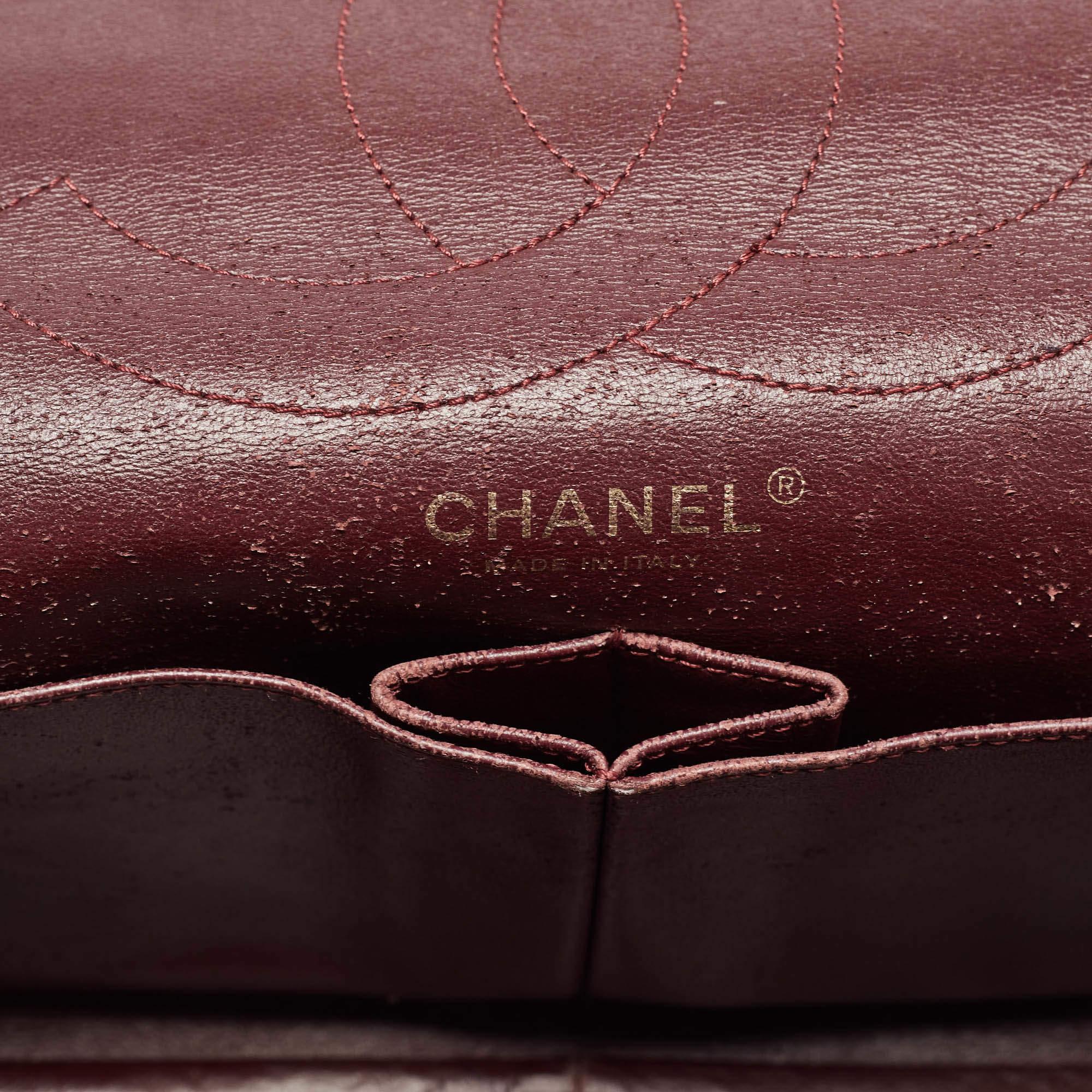 Chanel - Sac à rabat 227 Reissue 2.55 en cuir vieilli matelassé noir en vente 4