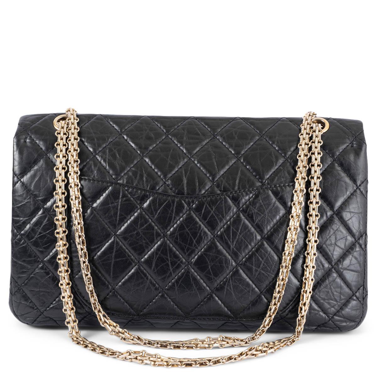 Women's CHANEL black quilted aged leather 2.55 227 REISSUE MAXI FLAP Shoulder Bag For Sale