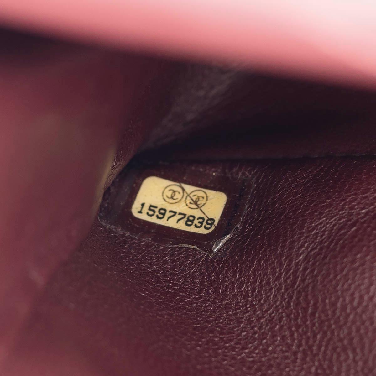 CHANEL black quilted aged leather 2.55 REISSUE 225 MEDIUM Shoulder Bag For Sale 4