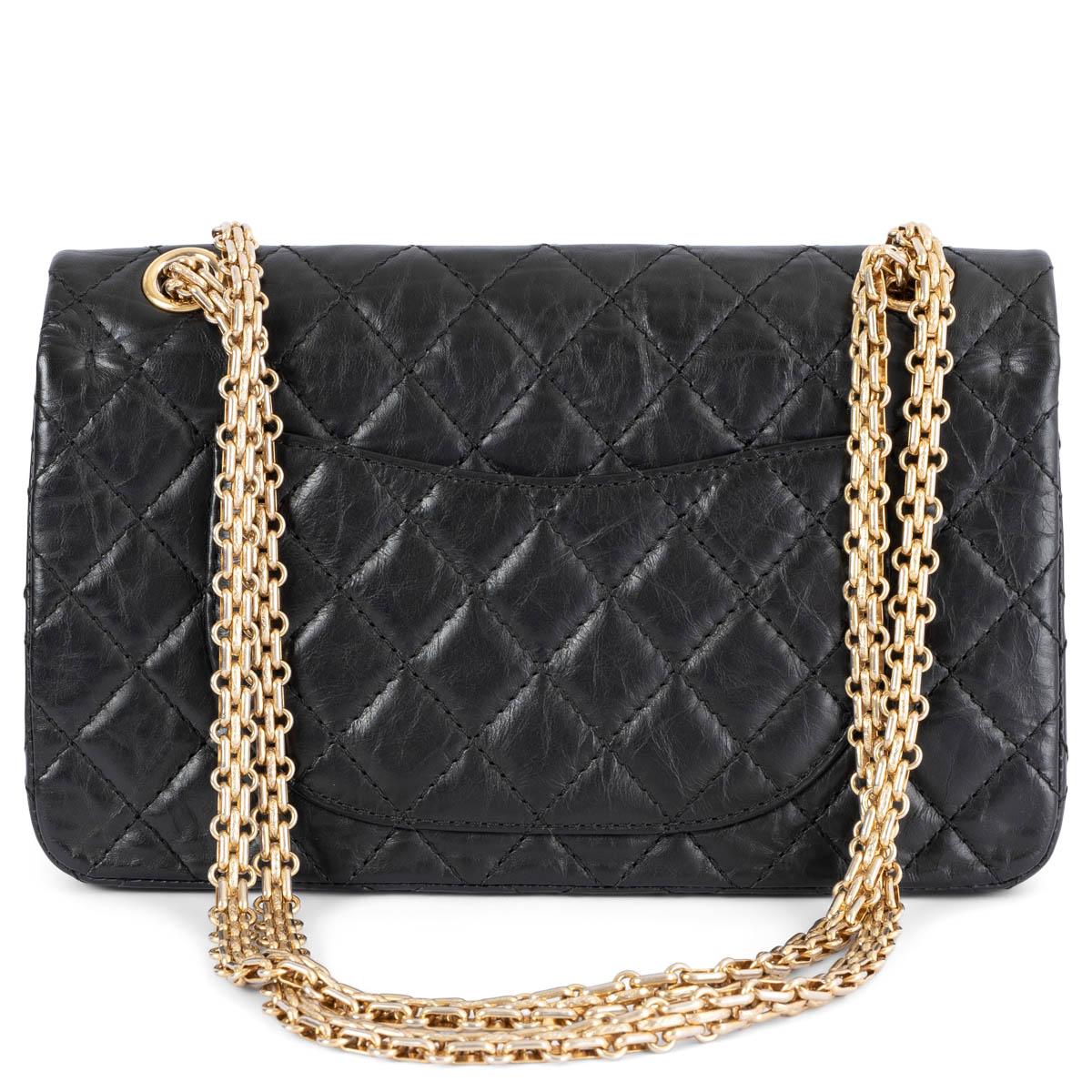 Noir CHANEL noir cuir vieilli matelassé 2.55 REISSUE 225 MEDIUM Sac à bandoulière en vente