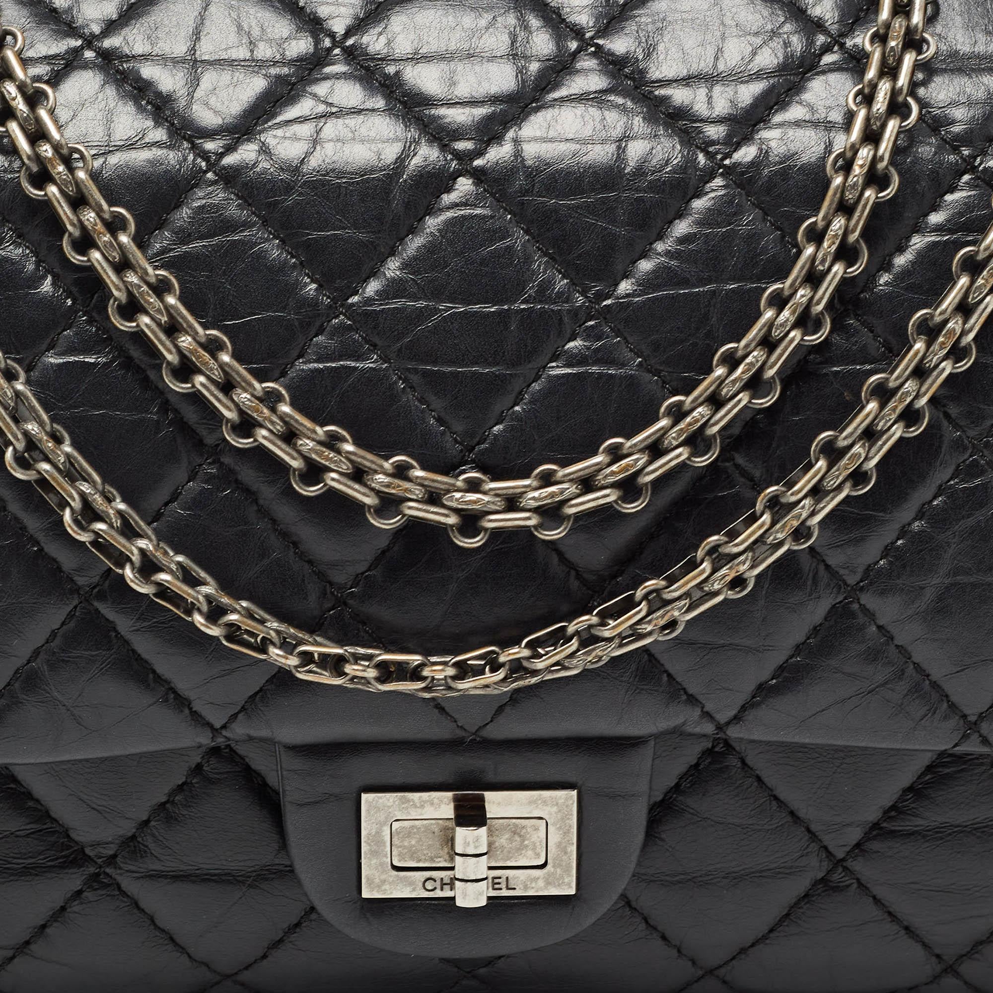 Chanel Negro Acolchado Cuero Envejecido Reissue 2.55 Classic 226 Bolso con Solapa en venta 1