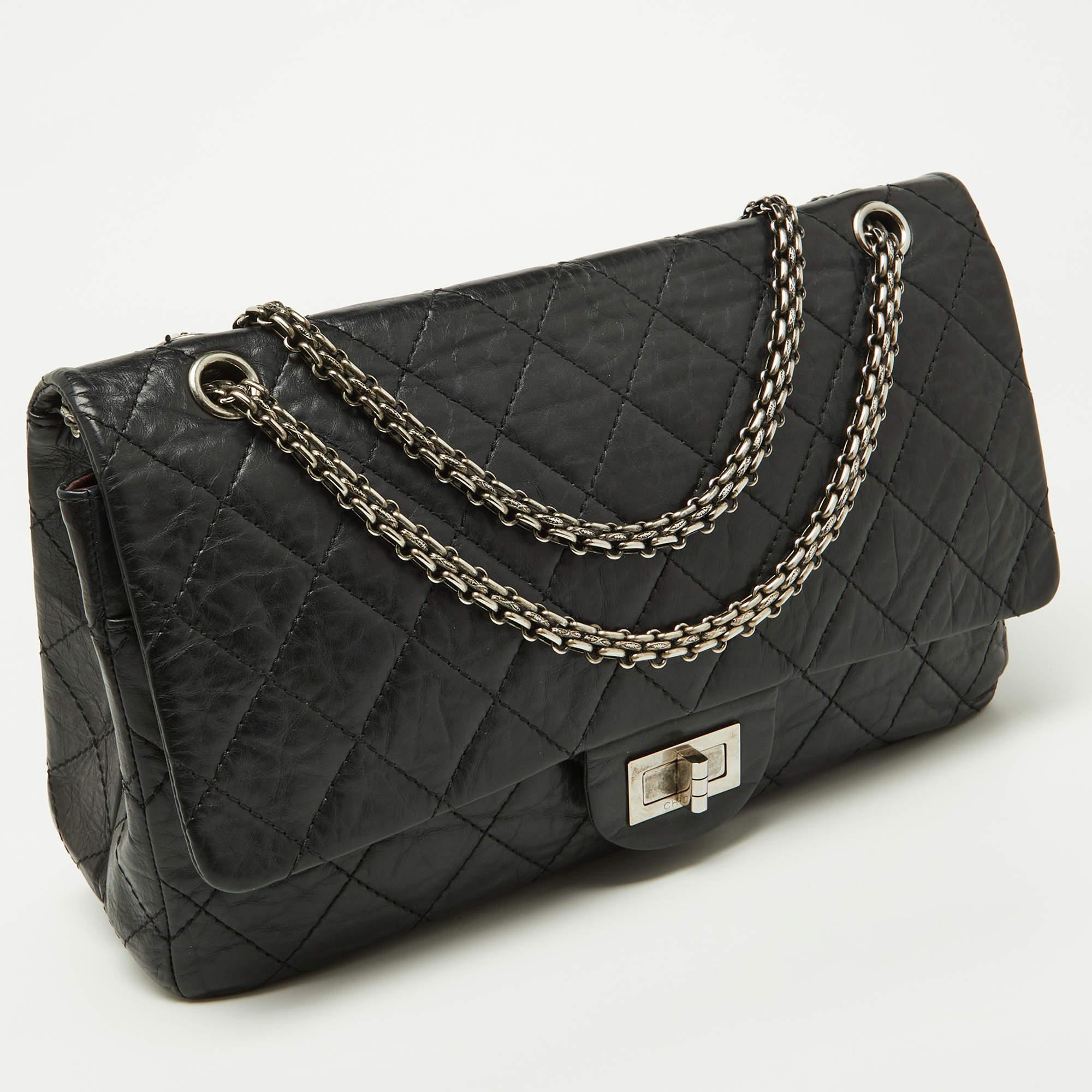 Chanel Black Quilted Aged Leather Reissue 2.55 Classic 227 Flap Bag In Good Condition For Sale In Dubai, Al Qouz 2