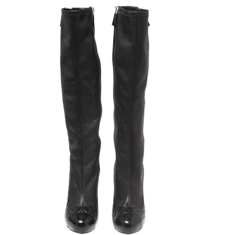 Chanel Black Quilted and Leather CC Cap-Toe Knee Length Boots Size 40.5 In Good Condition In Dubai, Al Qouz 2