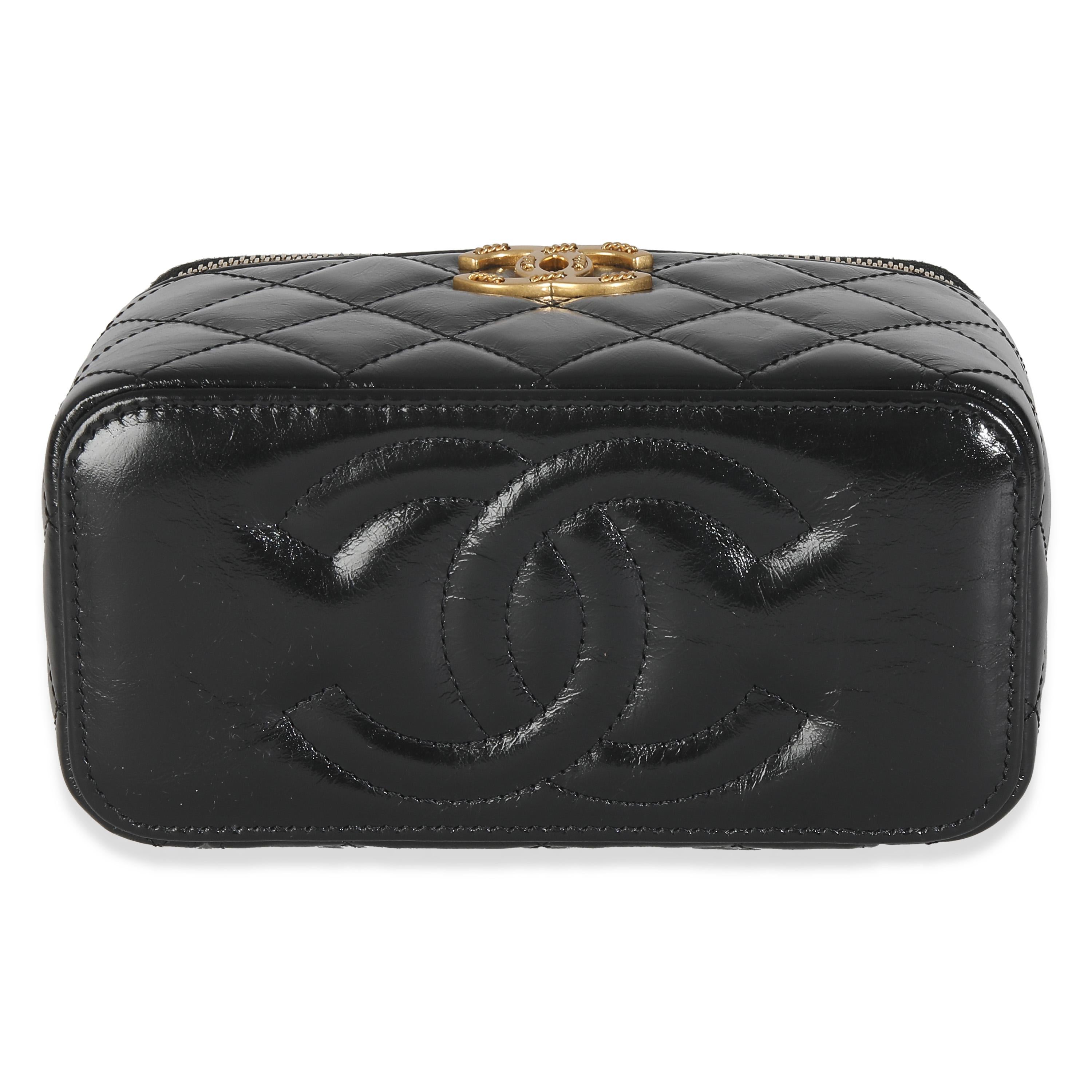 Chanel Black Quilted Calfskin Chain CC Vanity For Sale 4