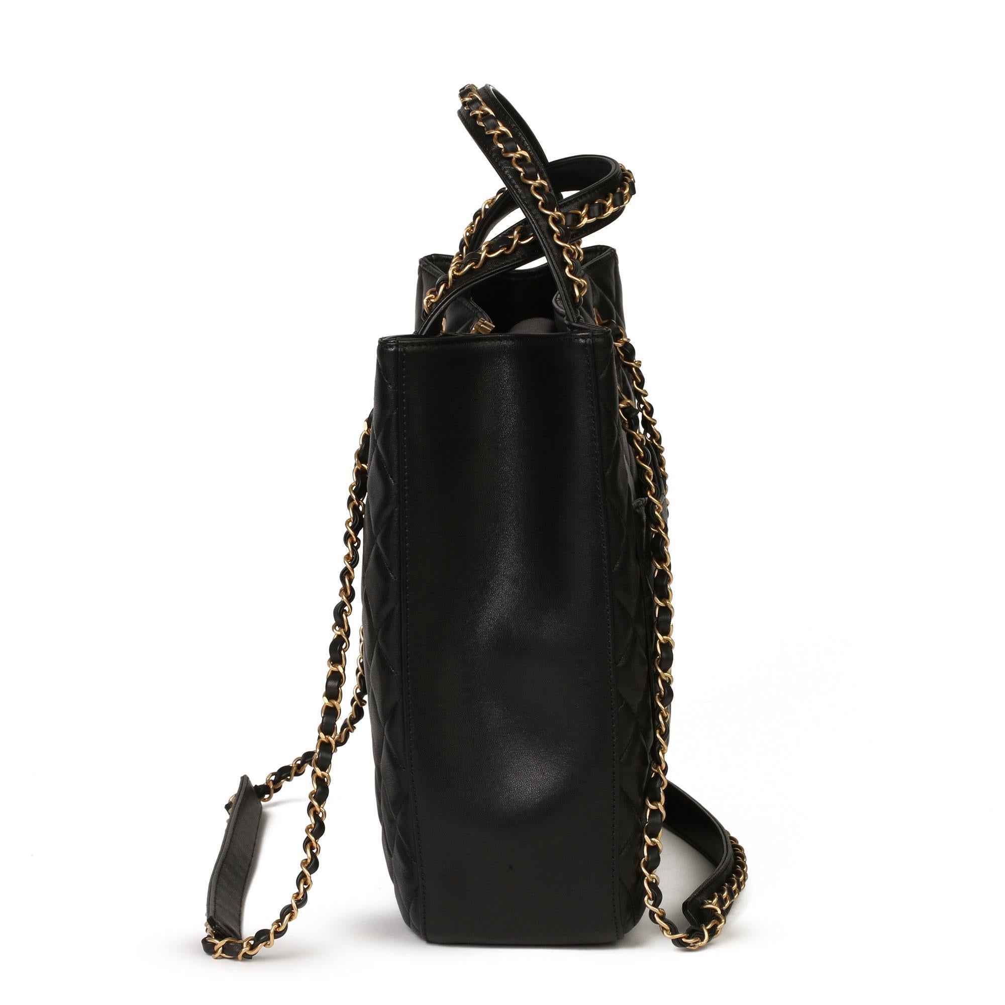 Chanel Schwarzes gestepptes Kalbsleder 19 Shoulder Tote im Zustand „Hervorragend“ in Bishop's Stortford, Hertfordshire