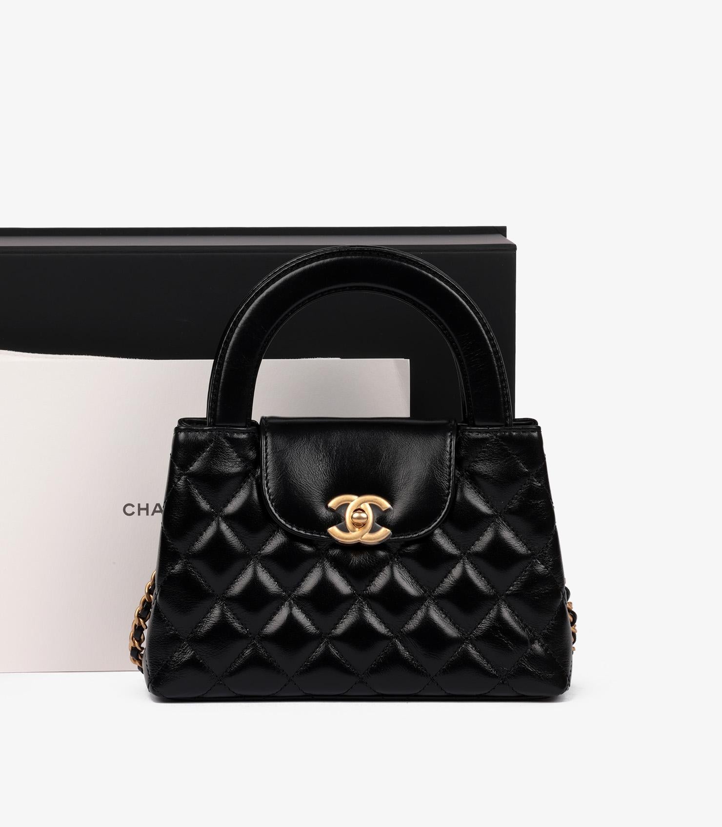 Bolso Kelly Nano Classic de Chanel en piel de becerro acolchada negra en venta 5