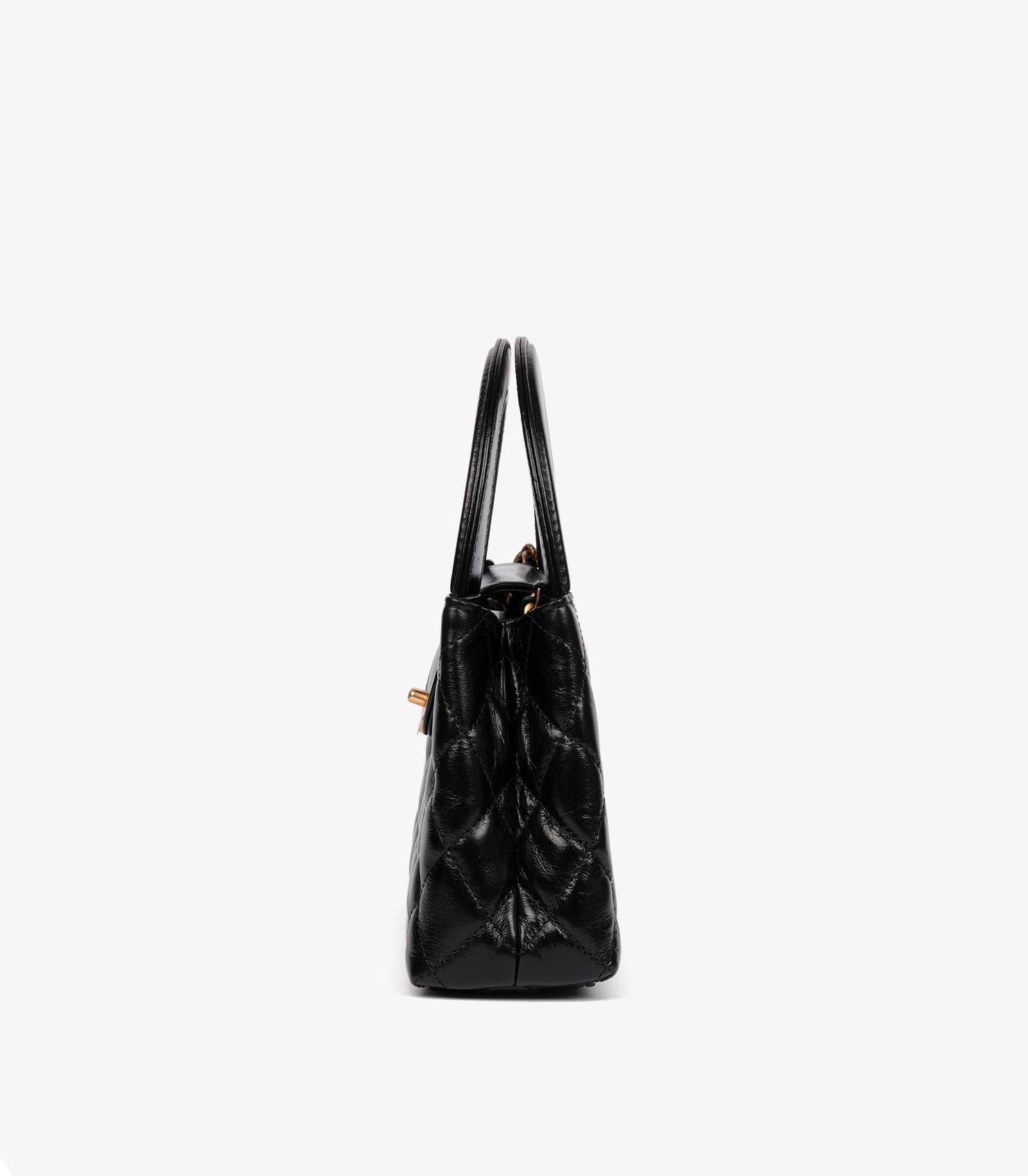 Femenino o masculino Bolso Kelly Nano Classic de Chanel en piel de becerro acolchada negra en venta