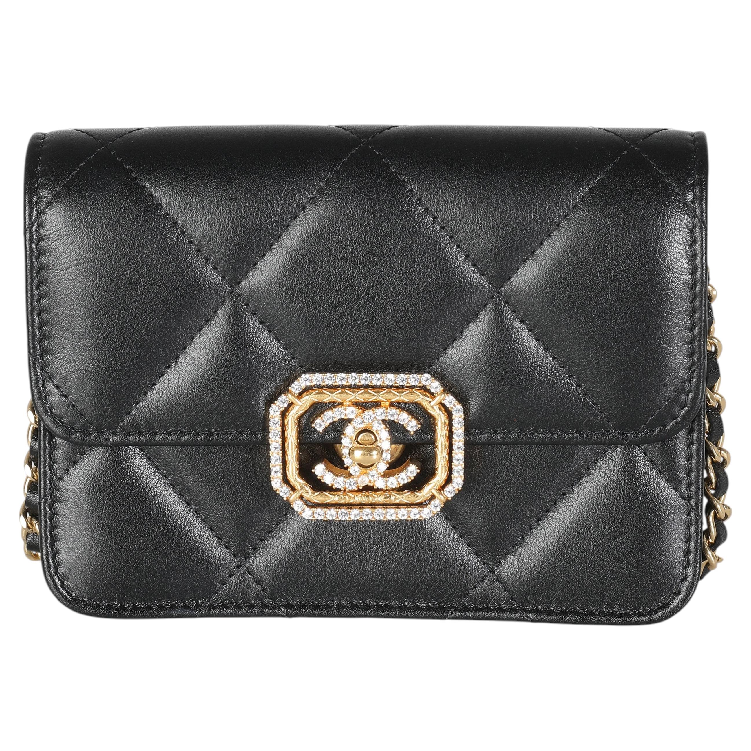 Chanel Mini Flap in pelle di vitello trapuntata nera con strass in vendita