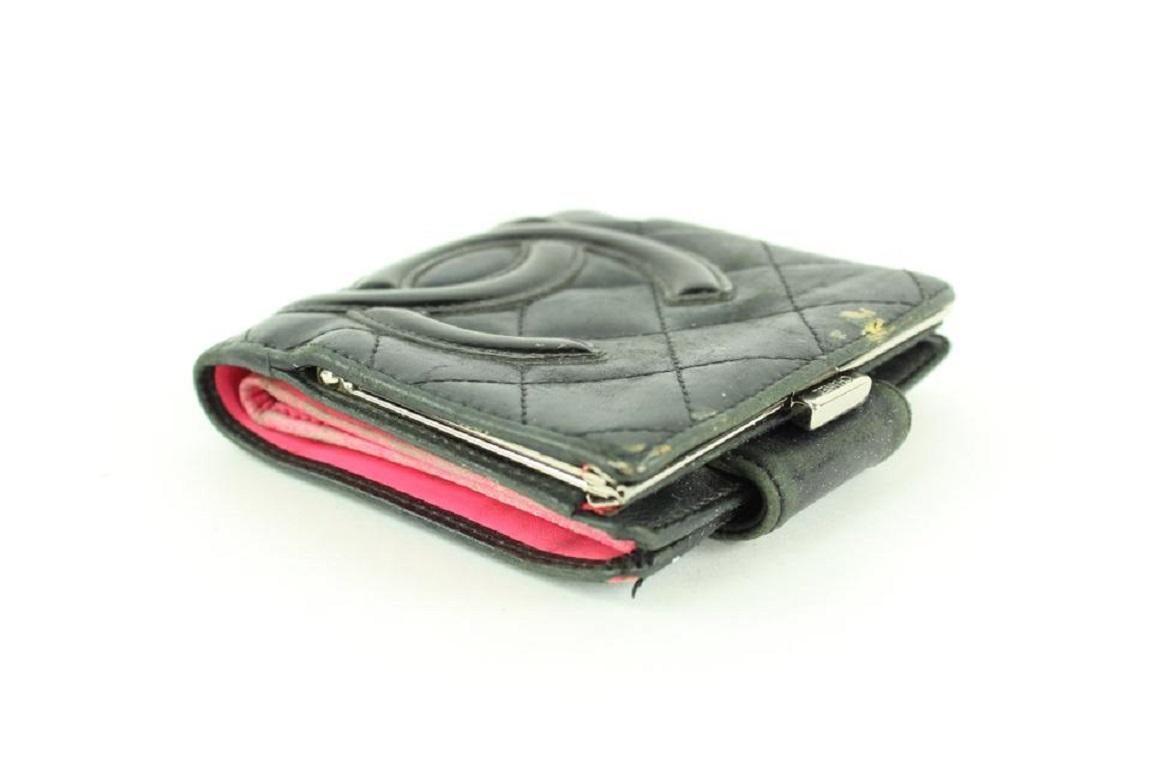 Portefeuille compact noir matelassé Cambon Ligne de Chanel 3C11117 en vente 3