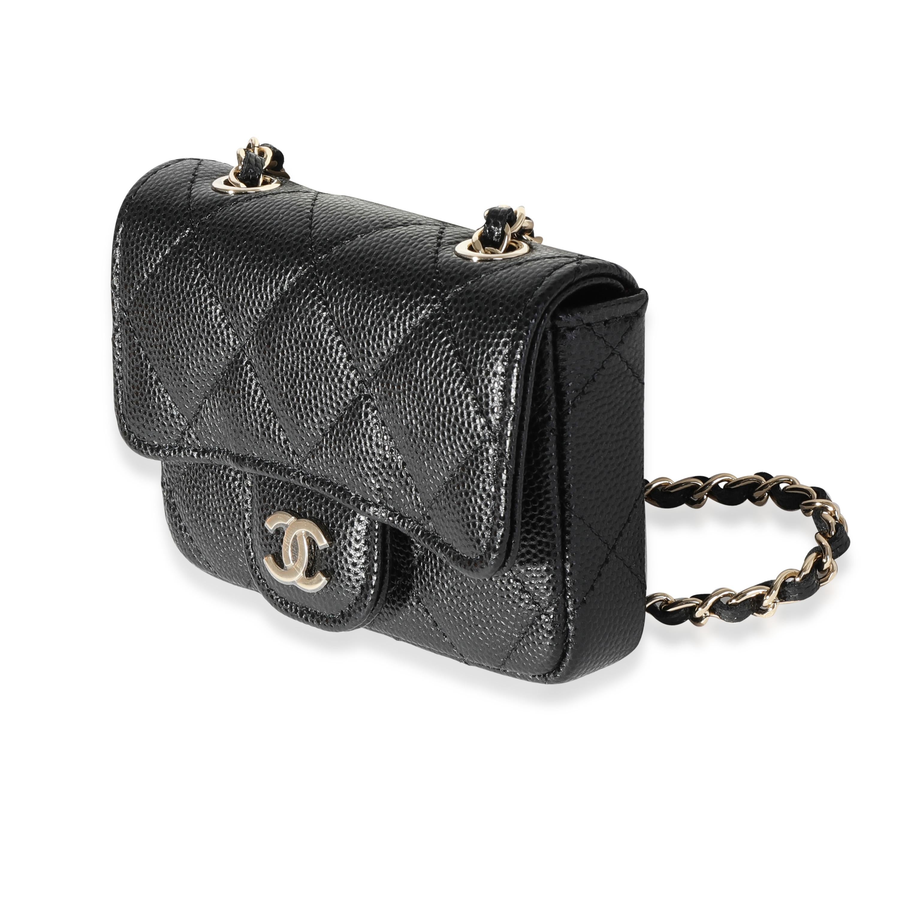 Chanel Schwarze gesteppte klassische Mini-Gürteltasche mit Kette in Kaviar Damen