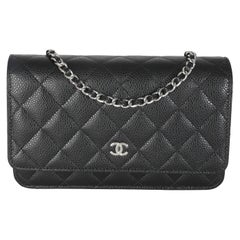 Chanel Portafoglio classico in caviale trapuntato nero con catena