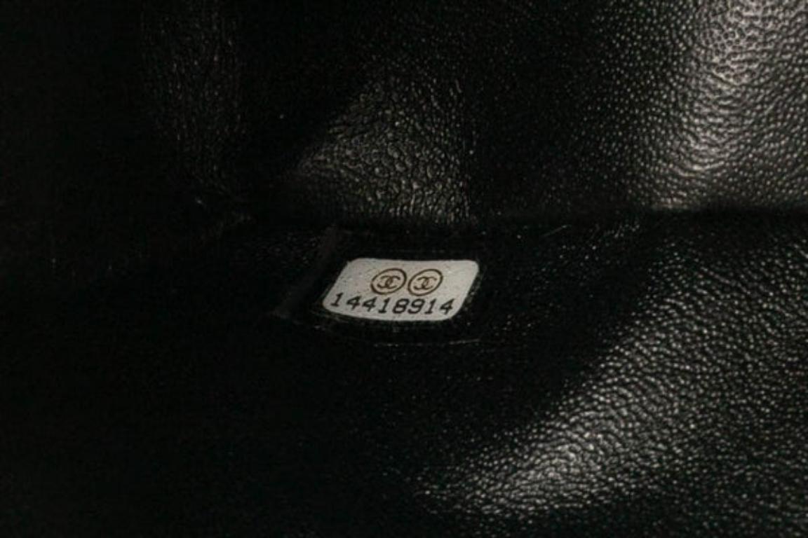 Chanel Sac Classic en cuir de veau grainé noir caviar matelassé, 2011 8