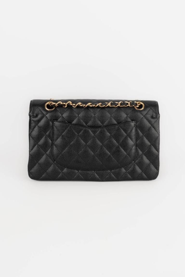 Noir Chanel Sac Classic en cuir de veau grainé noir caviar matelassé, 2011