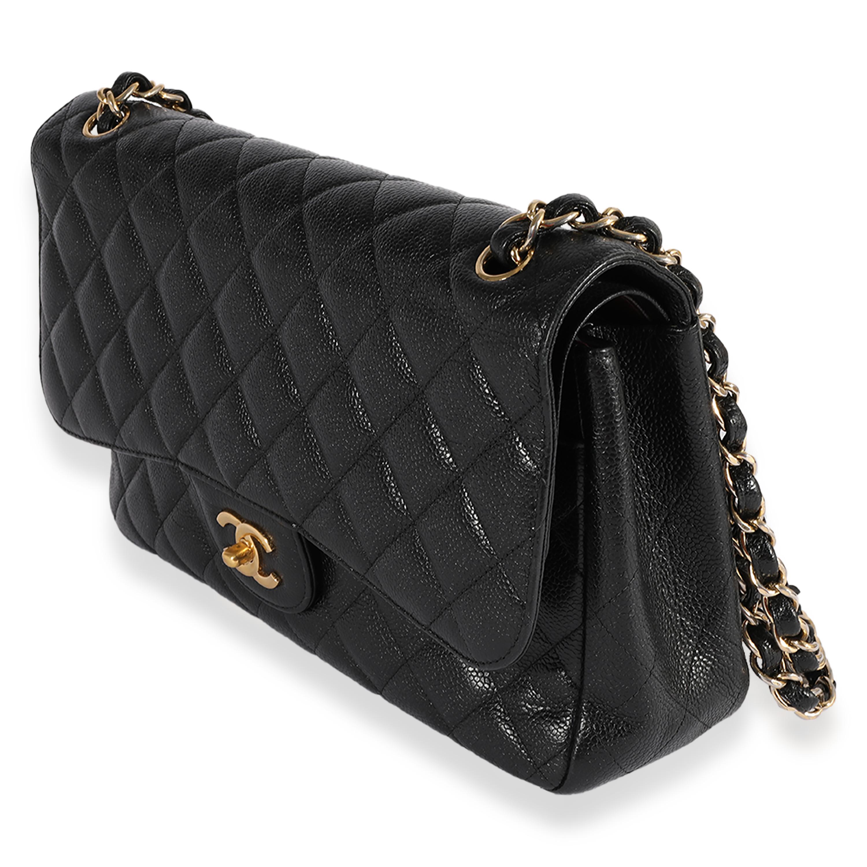 Chanel Schwarze gesteppte Kaviar Jumbo Classic Tasche mit doppelter Klappe Damen im Angebot