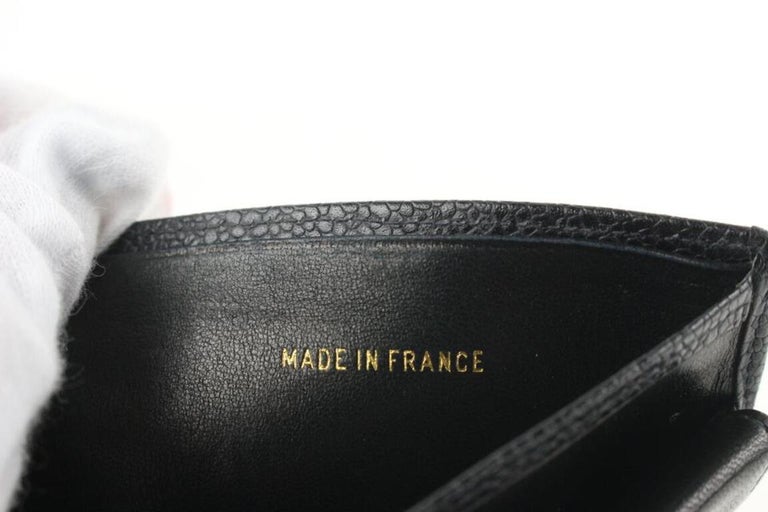 Chanel - Portefeuille bifold en cuir caviar noir matelassé pour homme  667cas618 En vente sur 1stDibs