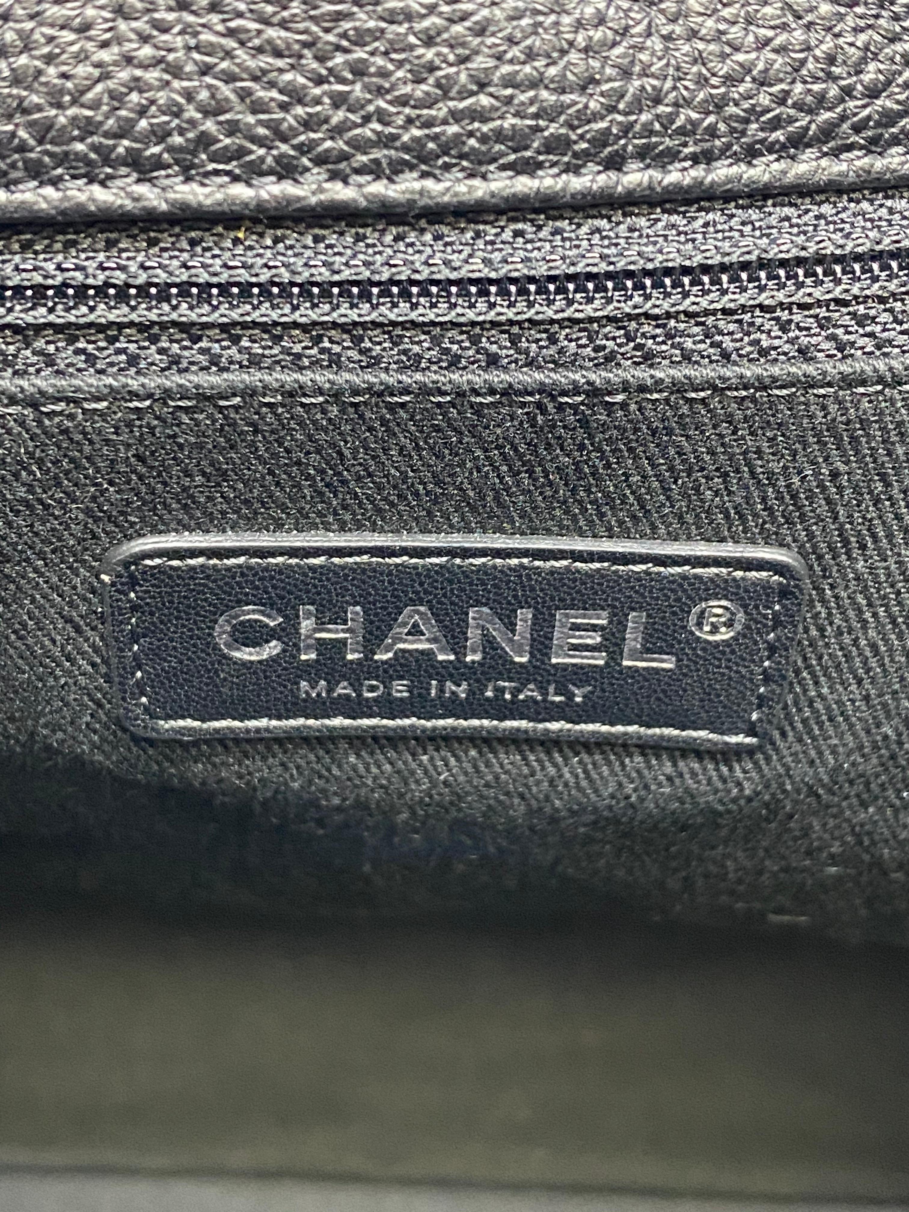 Chanel Schwarz gesteppt Kaviar Leder geflochtenen Griff Medium Hobo Bag 8
