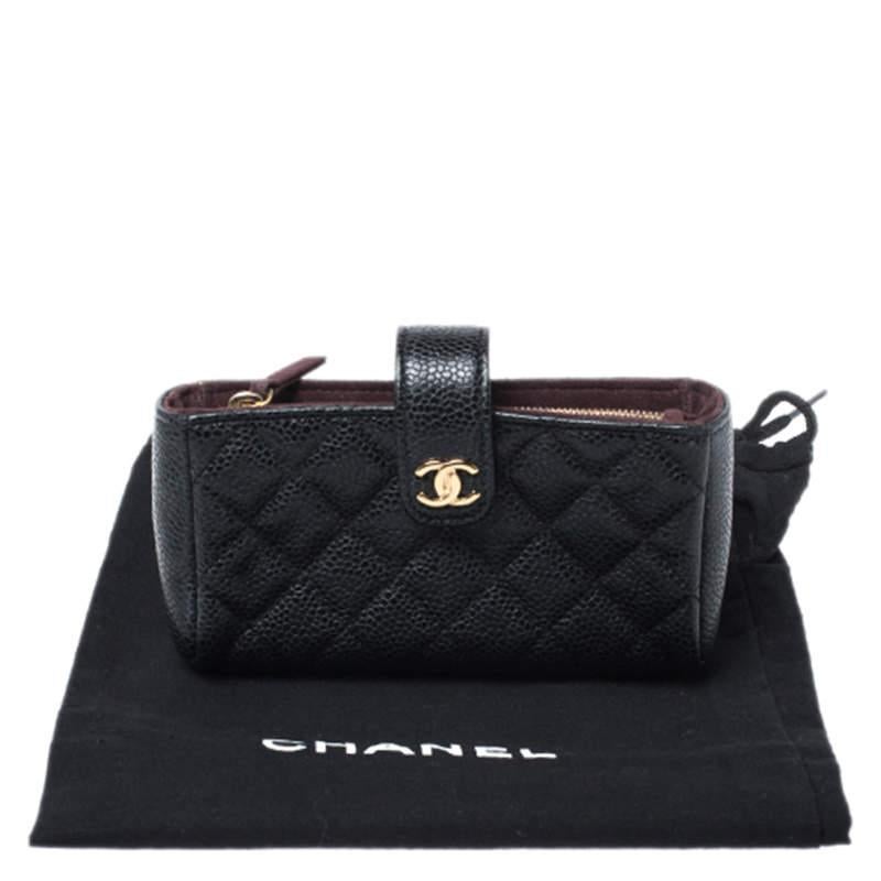 Chanel Schwarze gesteppte Kaviarleder CC Telefontasche im Angebot 7
