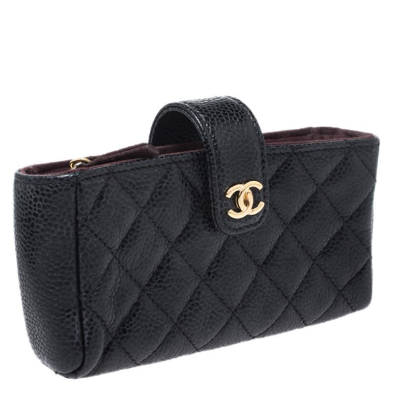 Chanel Schwarze gesteppte Kaviarleder CC Telefontasche im Zustand „Gut“ im Angebot in Dubai, Al Qouz 2