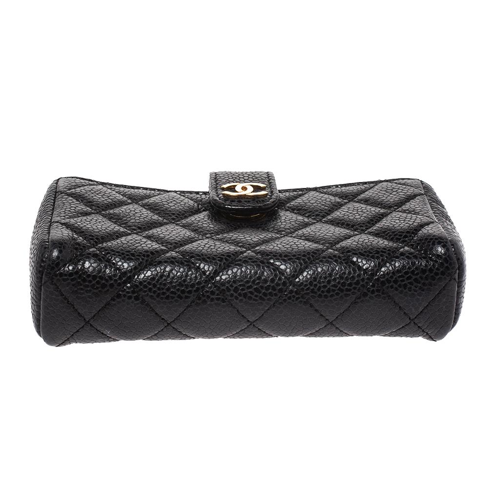 Chanel Black Quilted Caviar Leather CC Phone Pouch In Good Condition In Dubai, Al Qouz 2