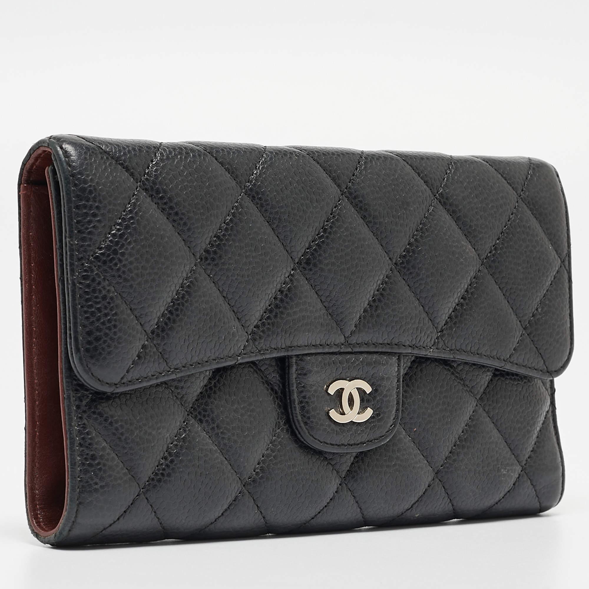 Chanel Black Quilted Caviar Leather Classic L Flap Wallet In Fair Condition For Sale In Dubai, Al Qouz 2