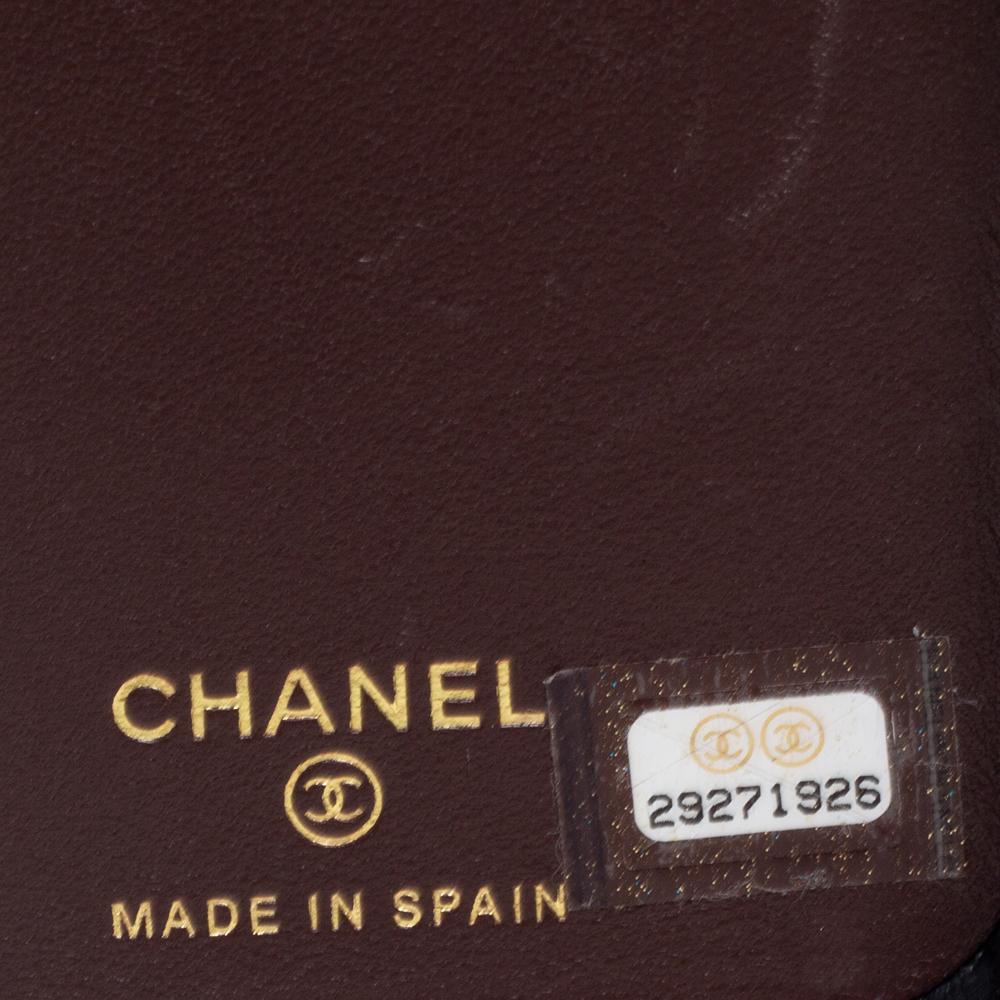 Chanel Black Quilted Caviar Leather iPhone X Case In Good Condition In Dubai, Al Qouz 2