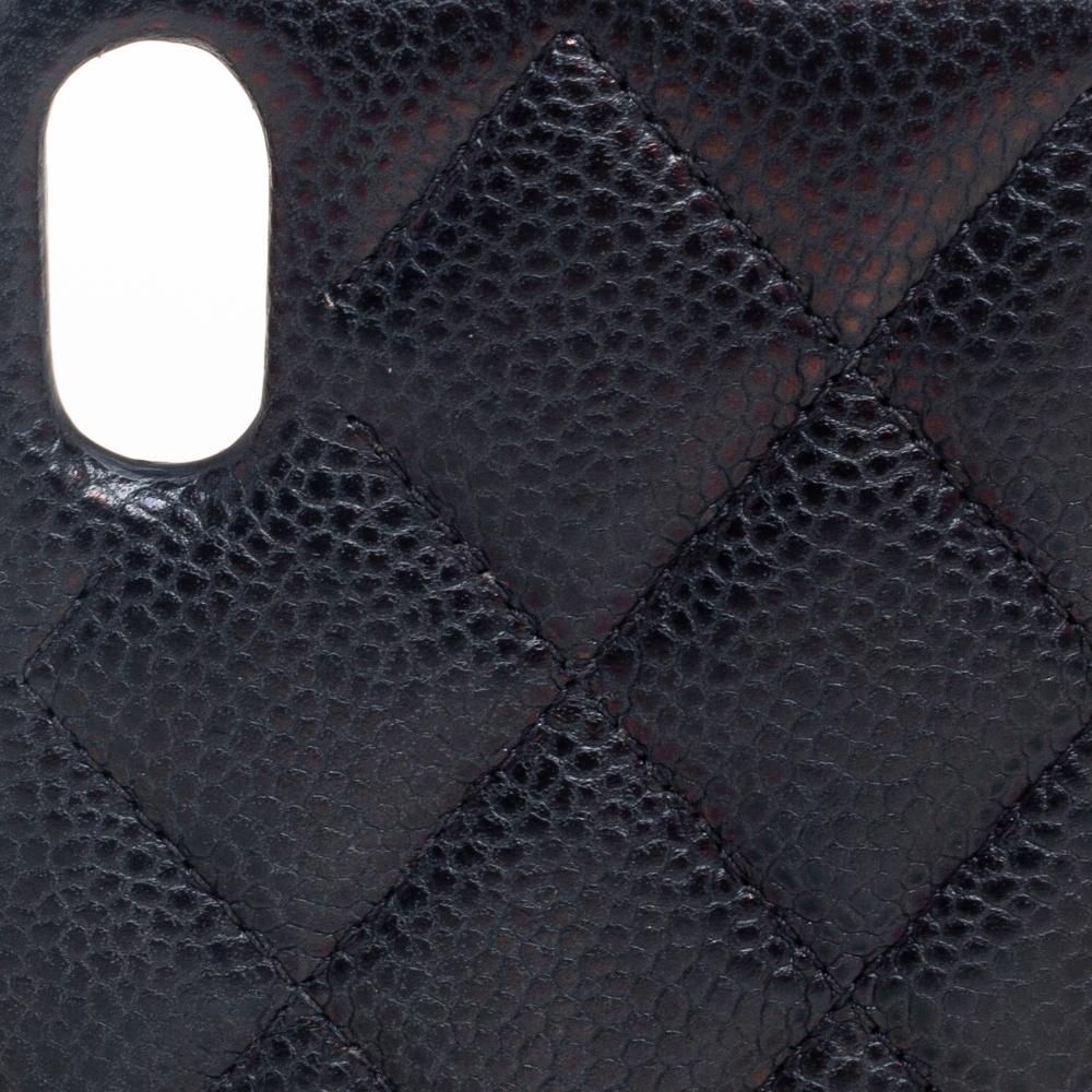 Chanel étui pour iPhone X en cuir caviar matelassé noir 1