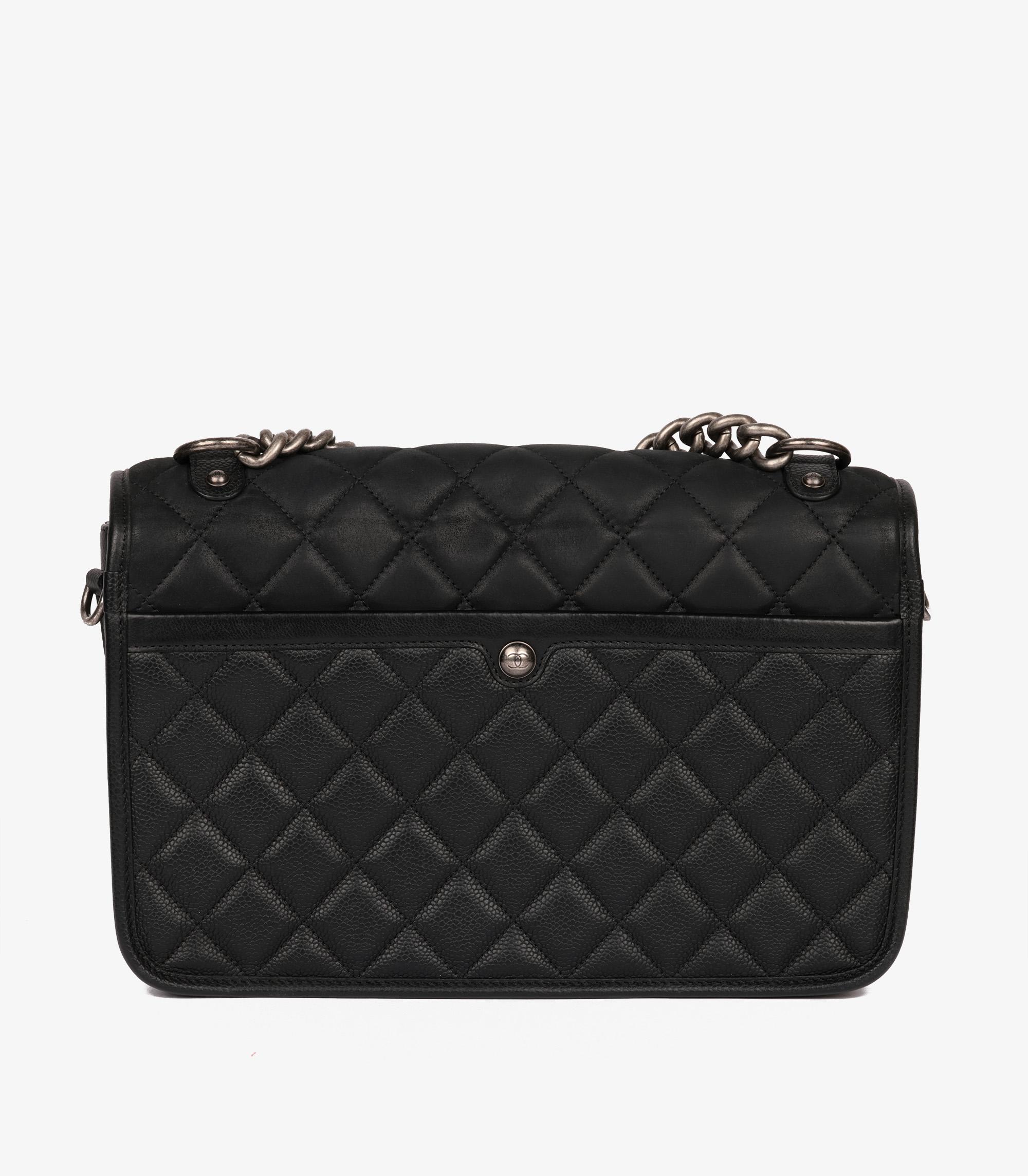 Chanel Schwarzes gestepptes Kaviarleder & schillerndes Kalbsleder Daily Carry Messenger im Angebot 8
