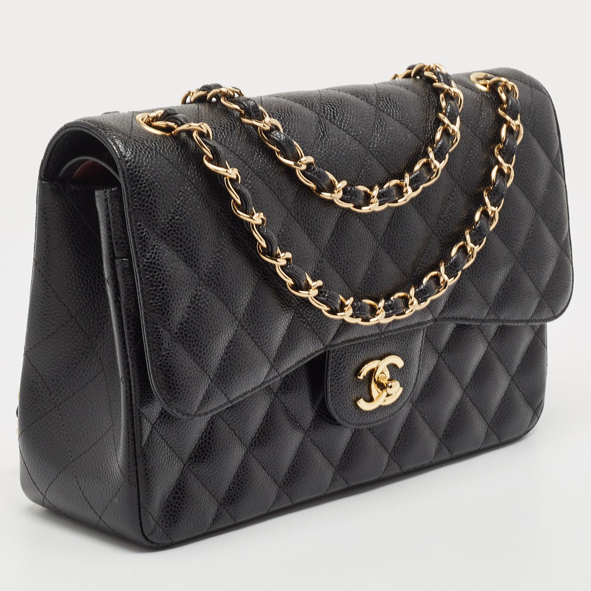 With flawless craftsmanship, immense style quotient, and an air of elegance, this Chanel bag has it all! Stitched to perfection, the handbag is made using only prime-quality materials so that it lasts you forever. With signature elements displayed