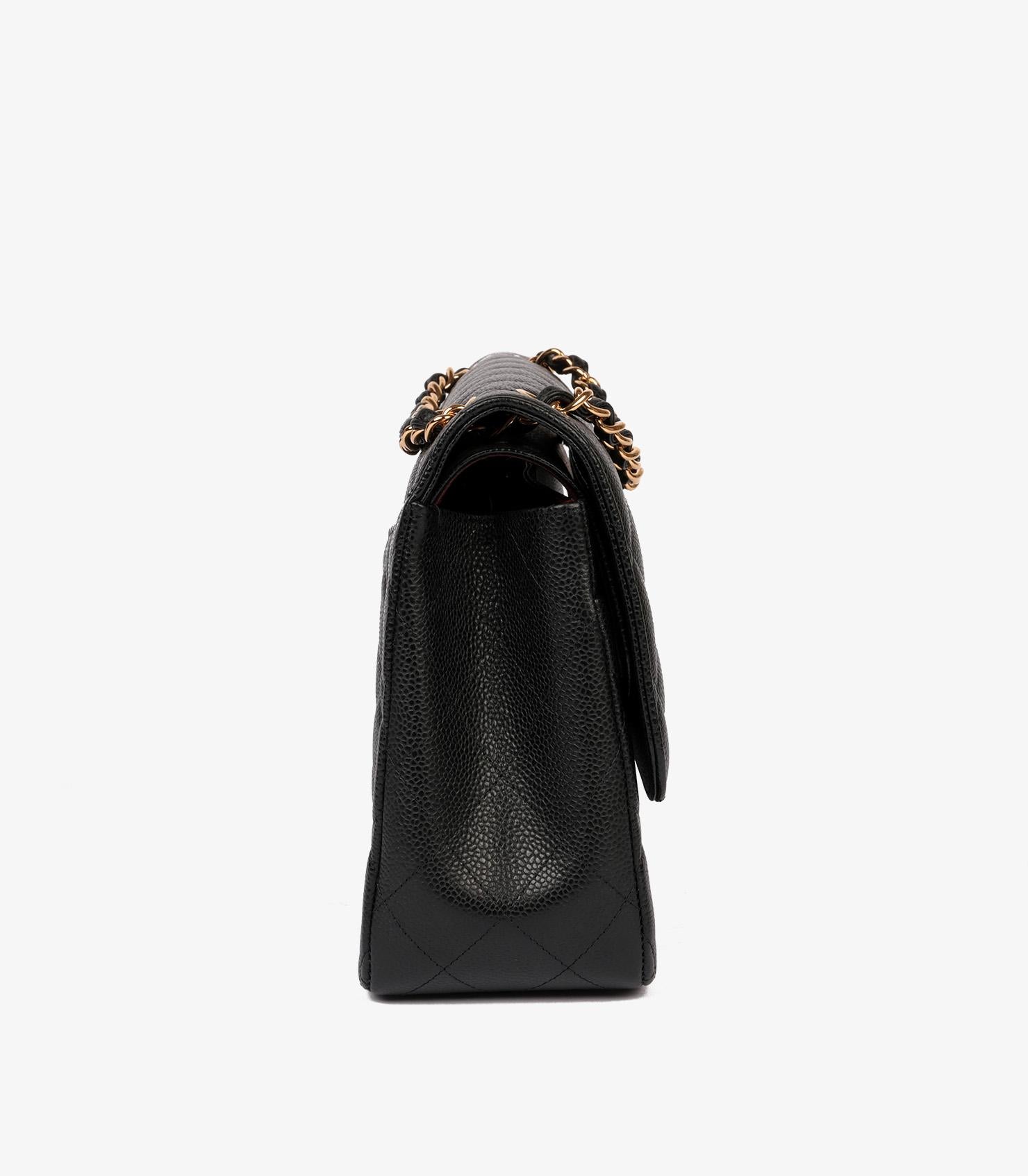 Noir Chanel - Sac à double rabat classique Jumbo en cuir texturé noir matelassé en vente