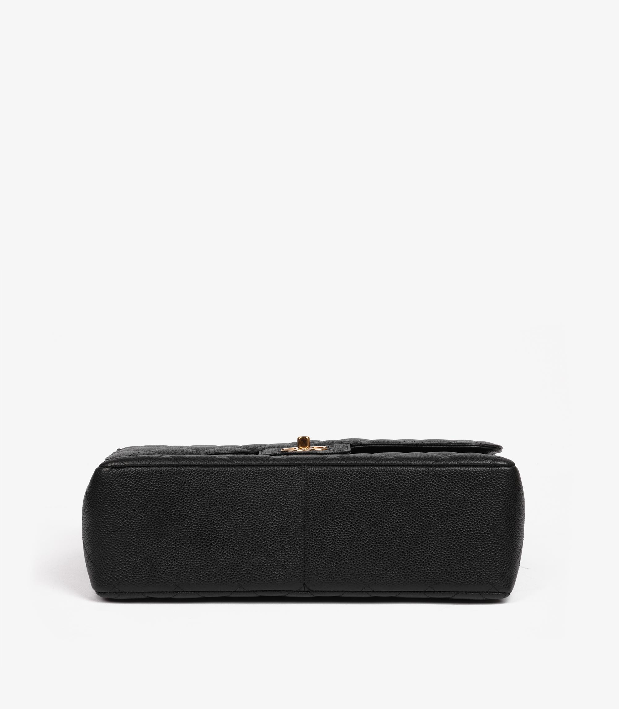 Chanel  Sac classique à double rabat en cuir caviar matelassé noir en vente 2