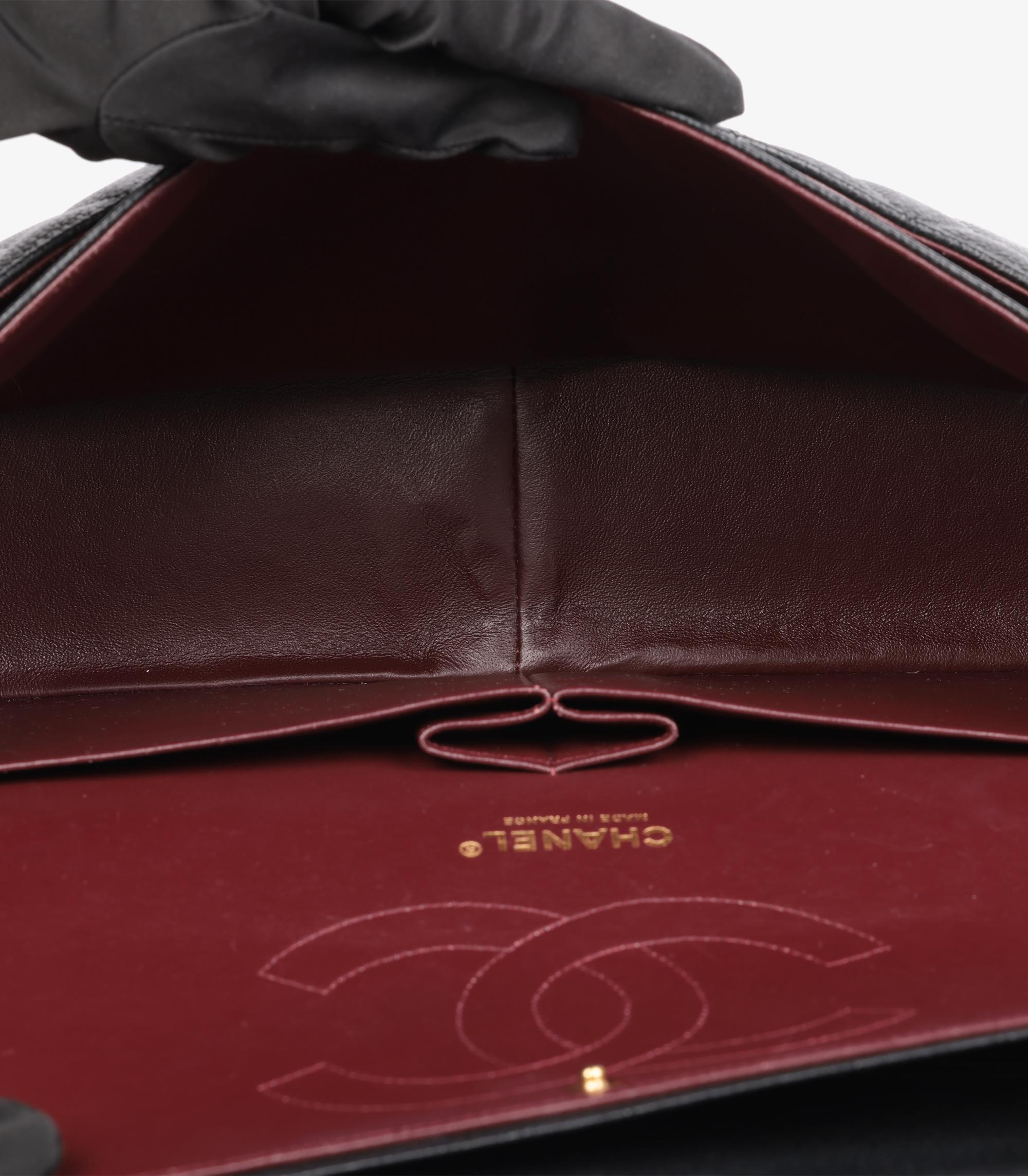 Chanel  Sac classique à double rabat en cuir caviar matelassé noir en vente 3