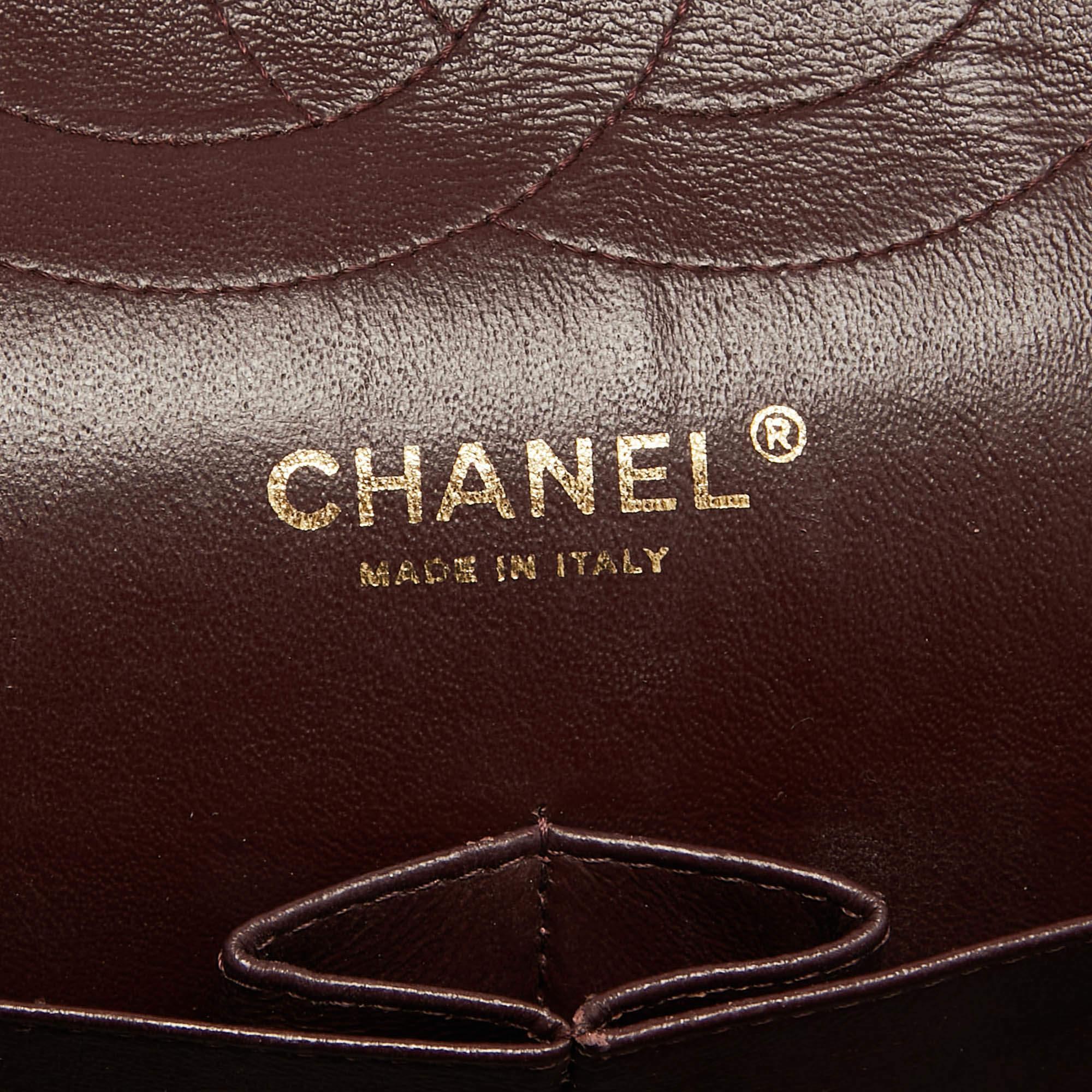 Chanel Schwarze gesteppte Jumbo Classic Double Flap Tasche aus Leder in Kaviar im Angebot 5