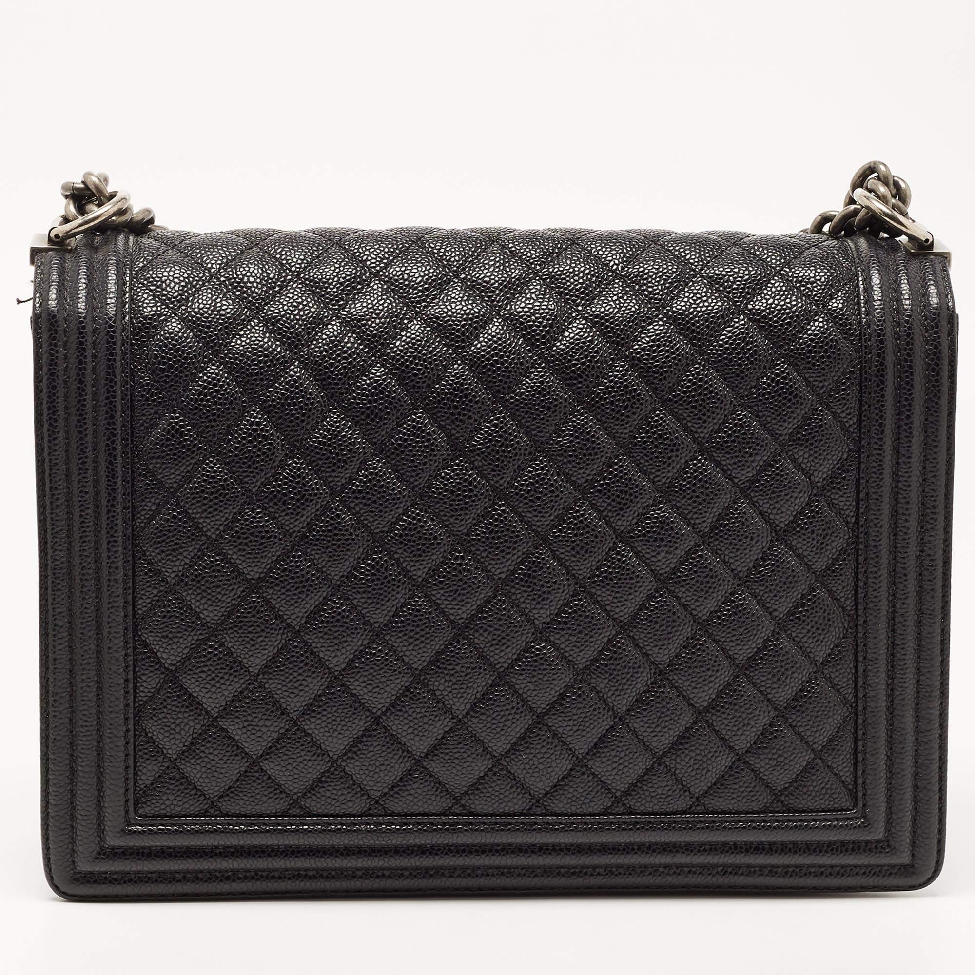 The house of Chanel offers this beautiful creation to help you create timeless style edits every season. Crafted with quality materials, this piece will last you a long time.

Includes: Original Dustbag
