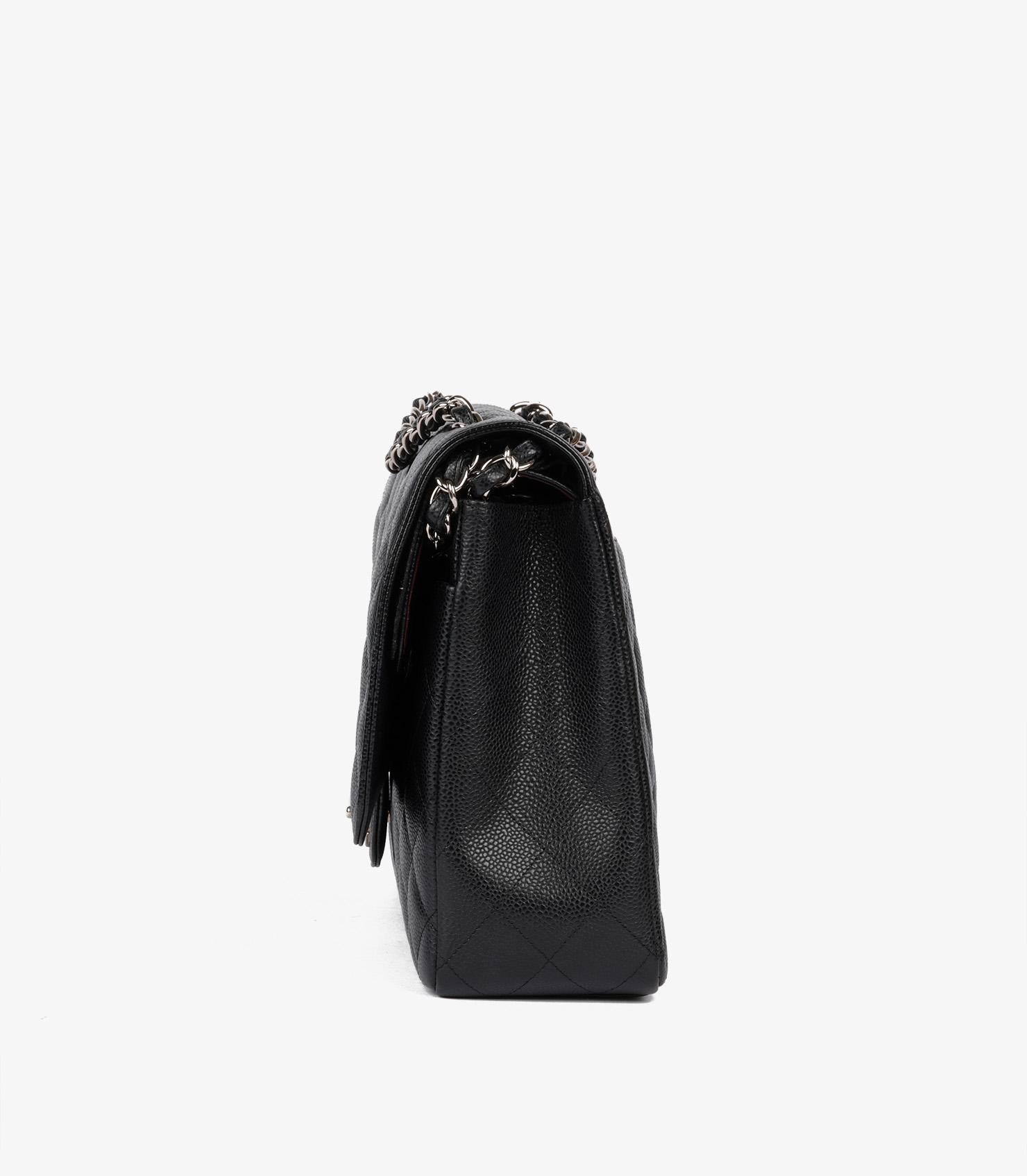 Chanel Schwarze Maxi Classic Double Flap Tasche aus gestepptem Leder in Kaviar Damen im Angebot