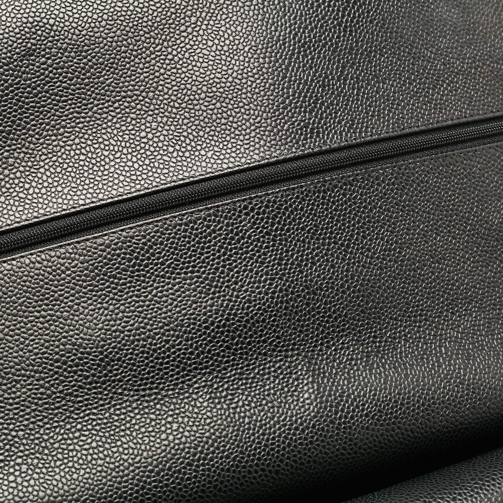 Chanel Black Quilted Caviar Leather Maxi Classic Double Flap Bag For Sale 3
