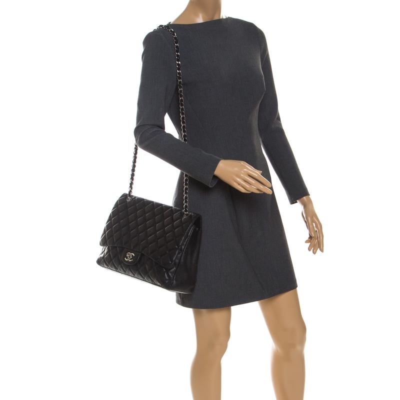 Chanel Black Quilted Caviar Leather Maxi Classic Single Flap Bag In Good Condition In Dubai, Al Qouz 2