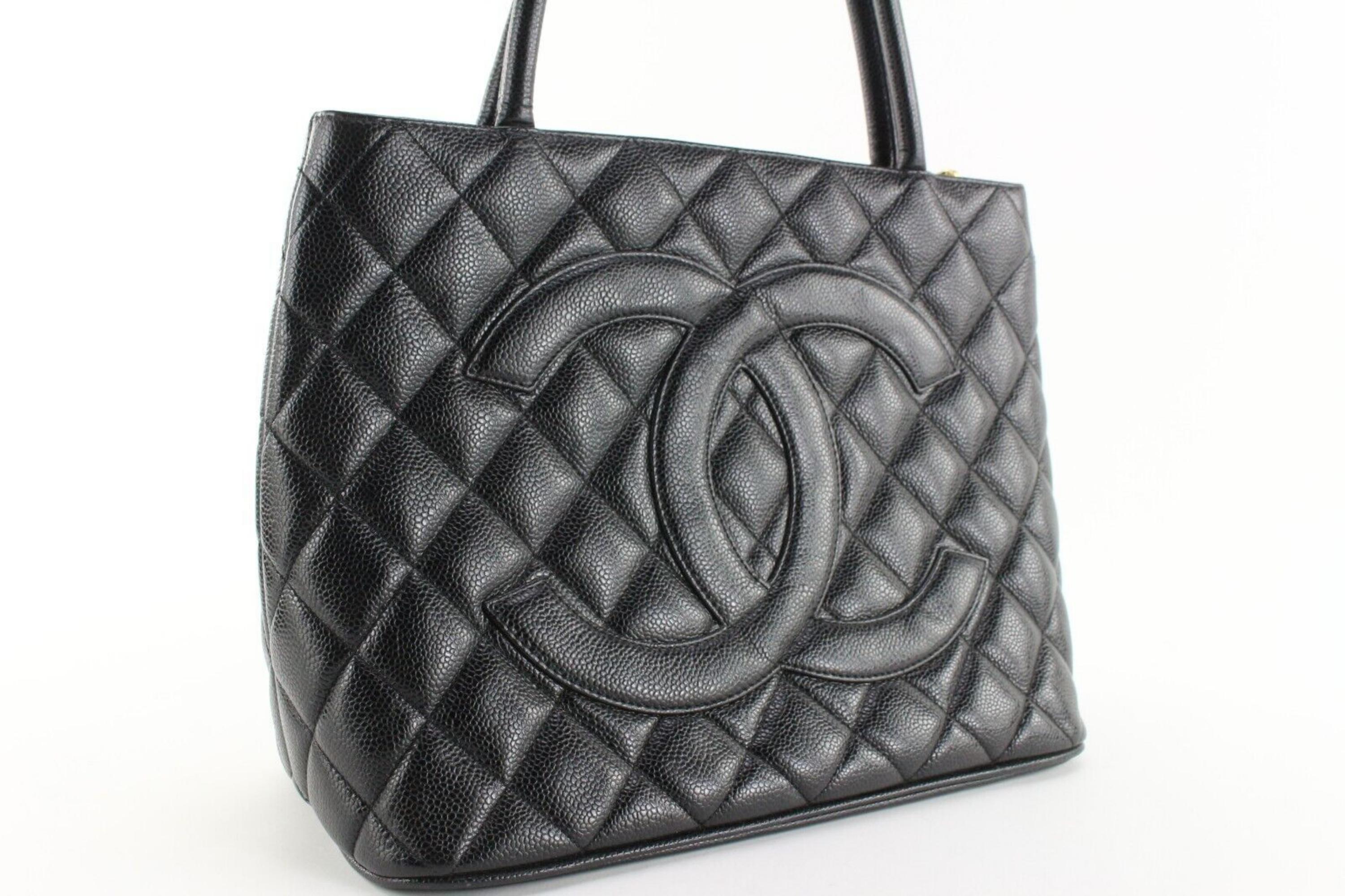 Women's Chanel Black Quilted Caviar Leather Medallion Zip Tote 1C1031 For Sale