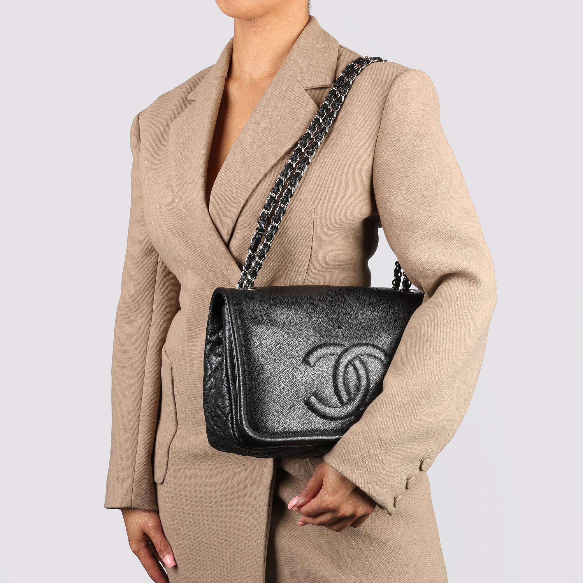 Borsa Chanel nera trapuntata in pelle di caviale Timeless con patta singola 8