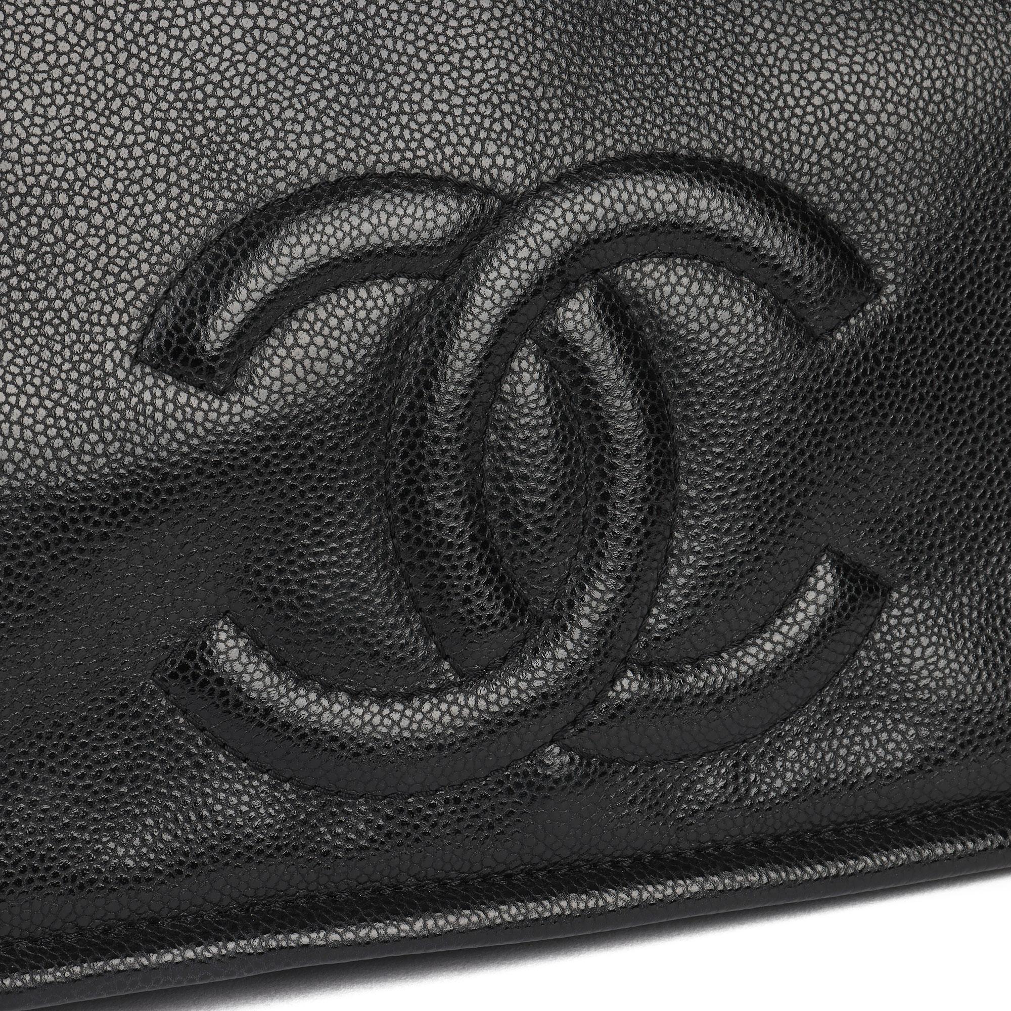 Borsa Chanel nera trapuntata in pelle di caviale Timeless con patta singola 2