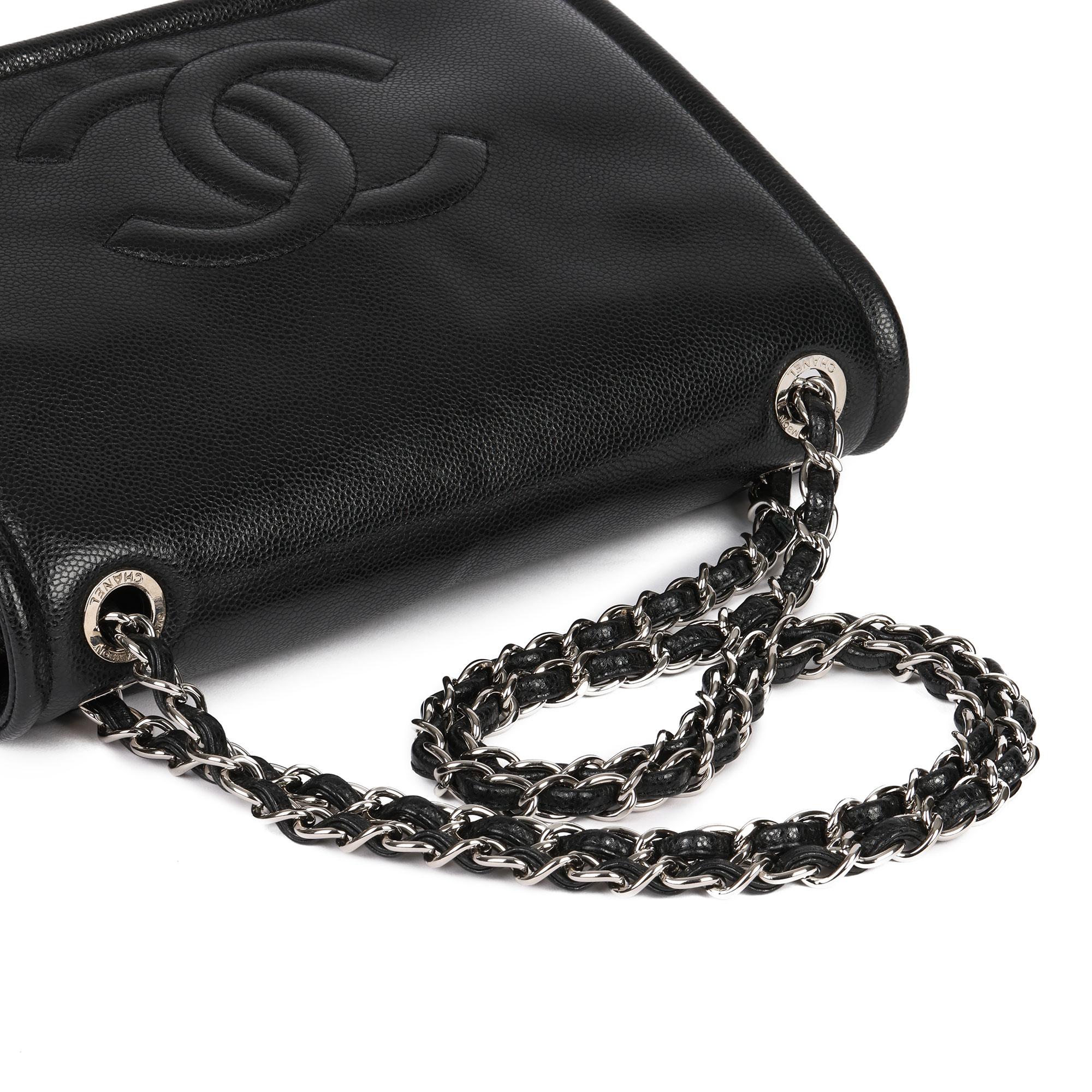 Borsa Chanel nera trapuntata in pelle di caviale Timeless con patta singola 3