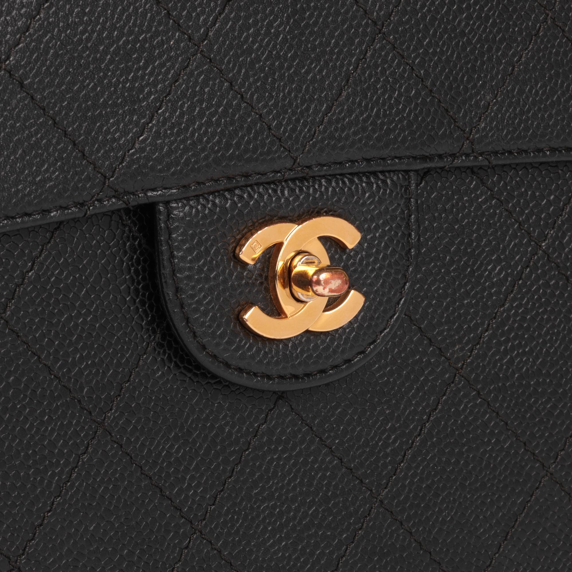 CHANEL Schwarzes gestepptes Kaviarleder Vintage Jumbo Classic Single Flap Bag im Angebot 3