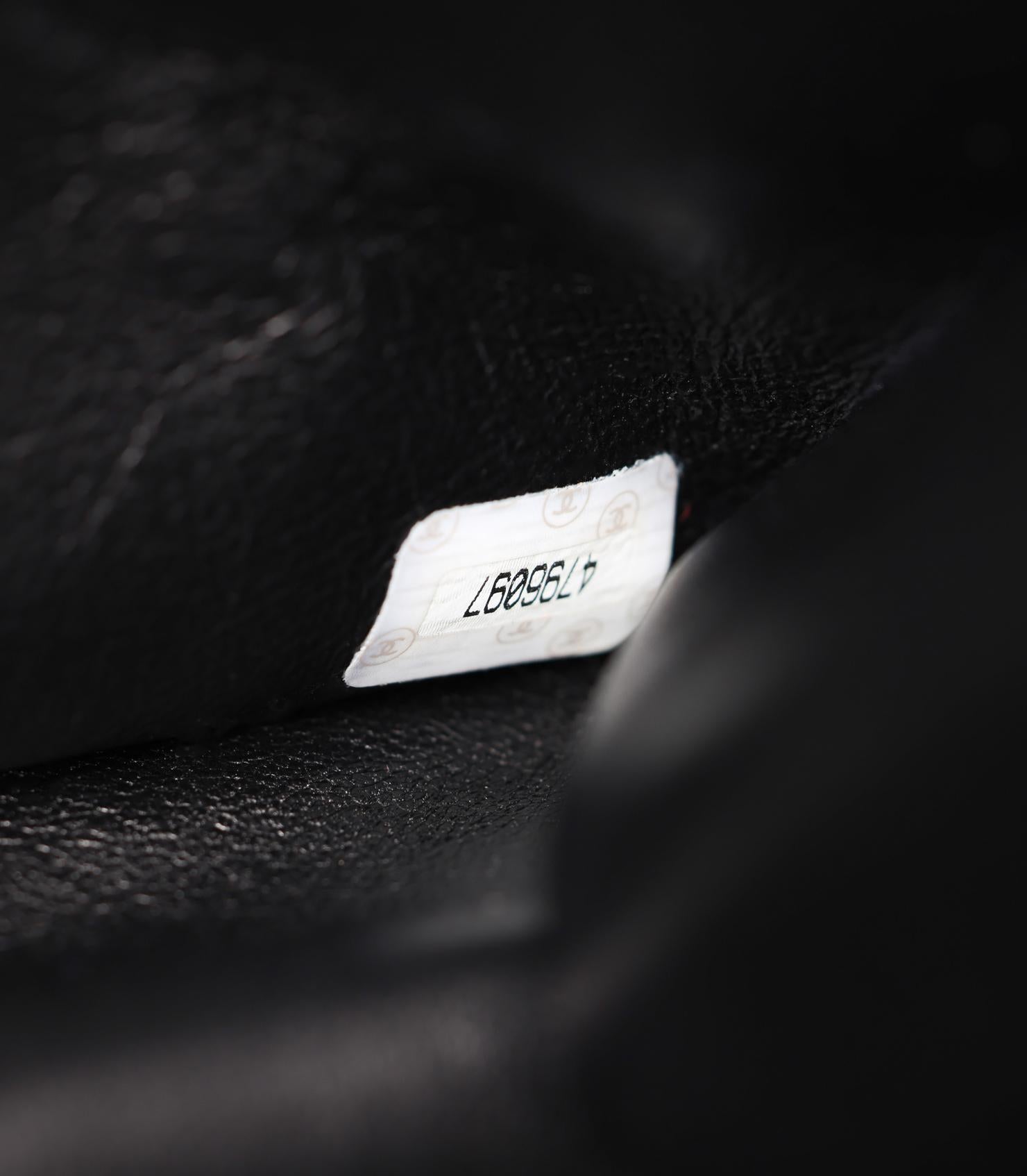 Chanel Schwarzes gestepptes Kaviarleder Vintage Maxi Timeless Shoulder Tote im Angebot 6