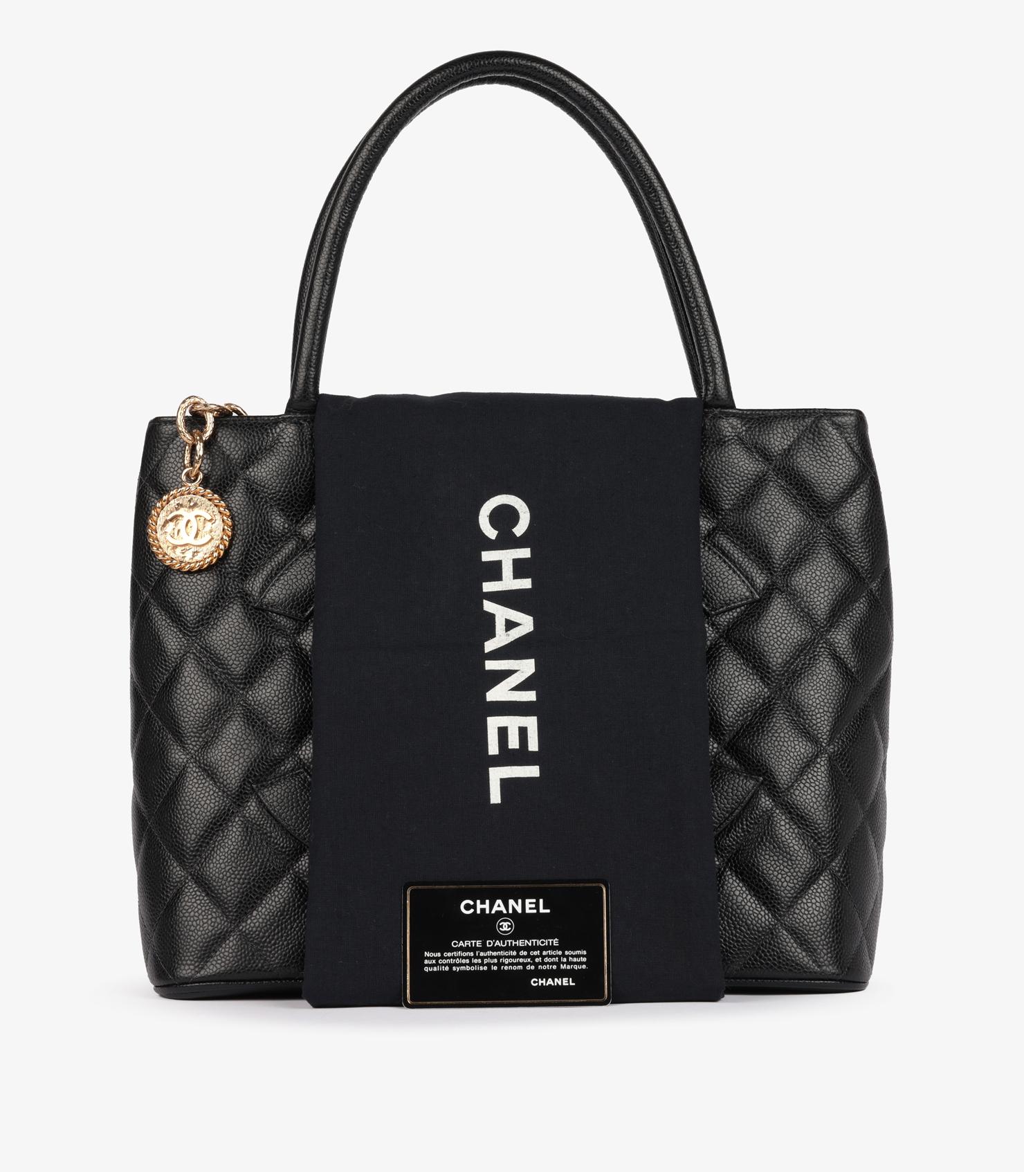 Chanel - Fourre-tout à médaillon en cuir caviar matelassé - Vintage en vente 6